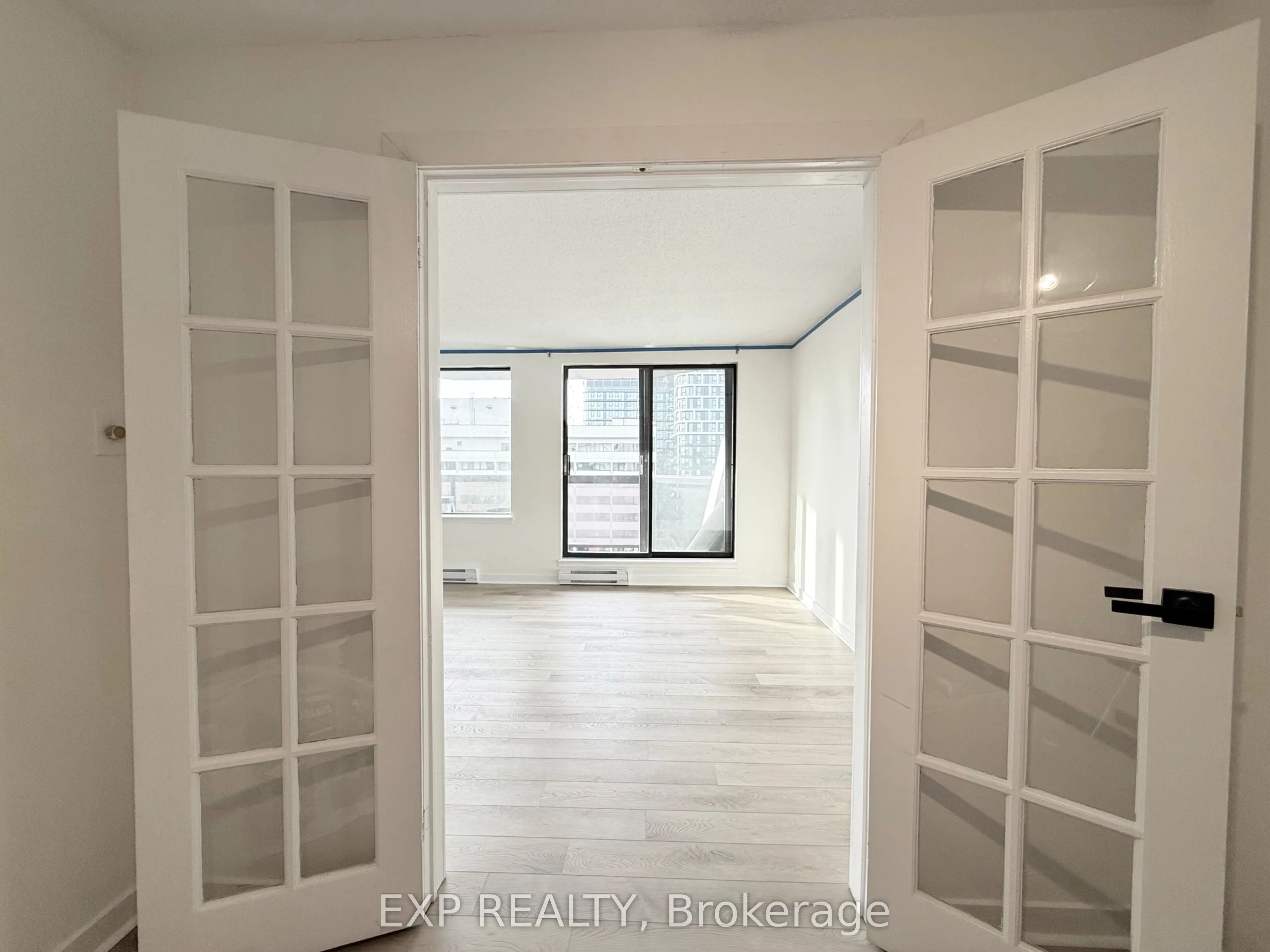 470 Laurier Avenue W, #2102