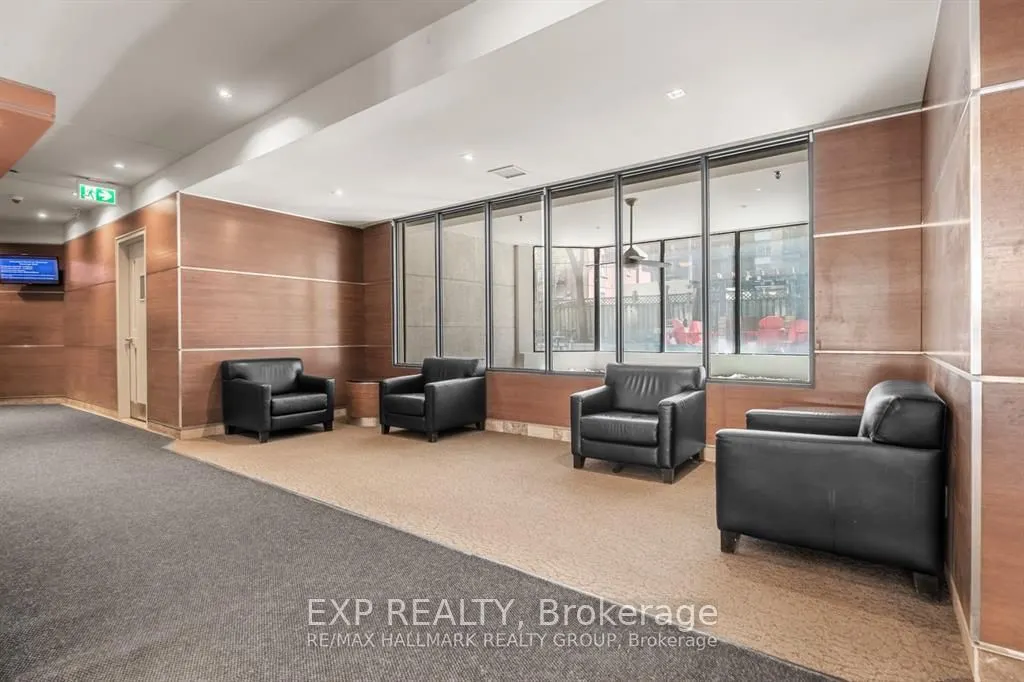 470 Laurier Avenue W, #2102