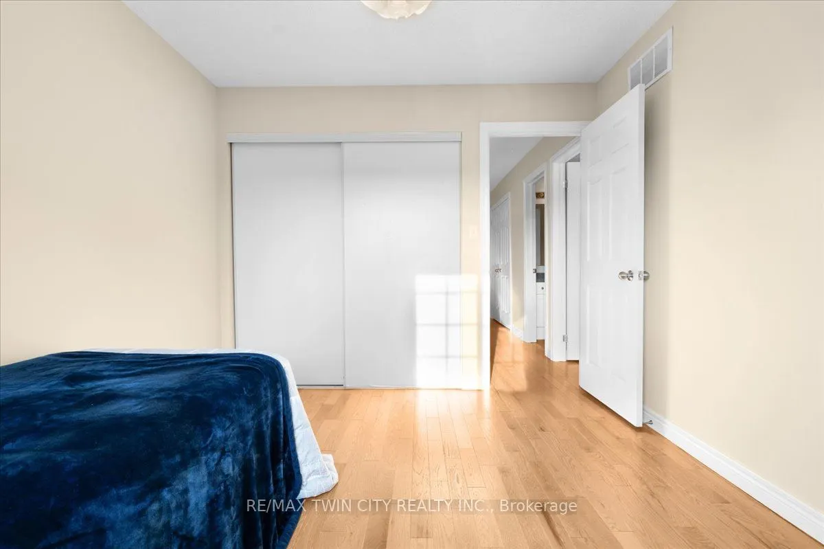 250 Ainslie Street S, #48