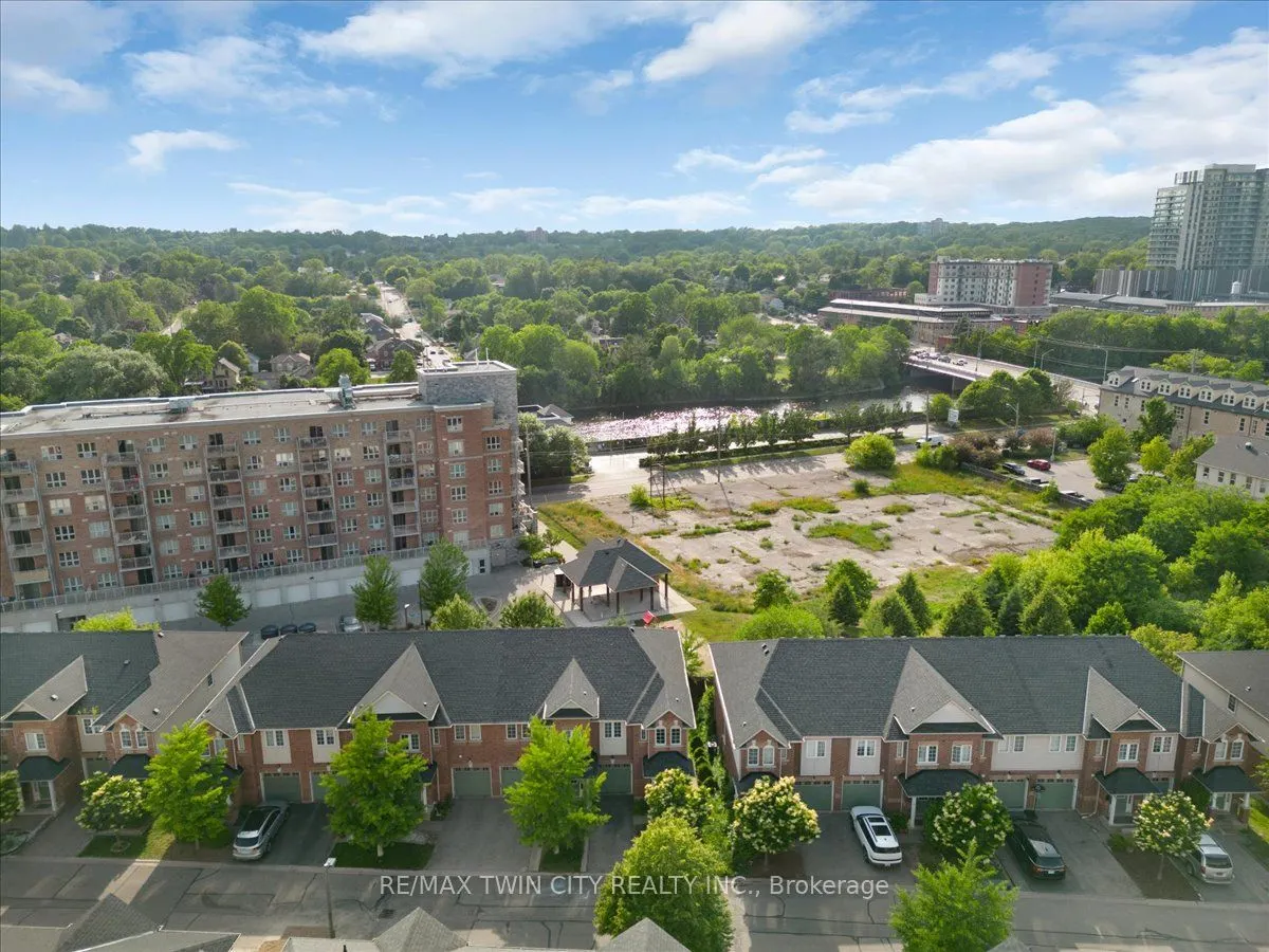 250 Ainslie Street S, #48