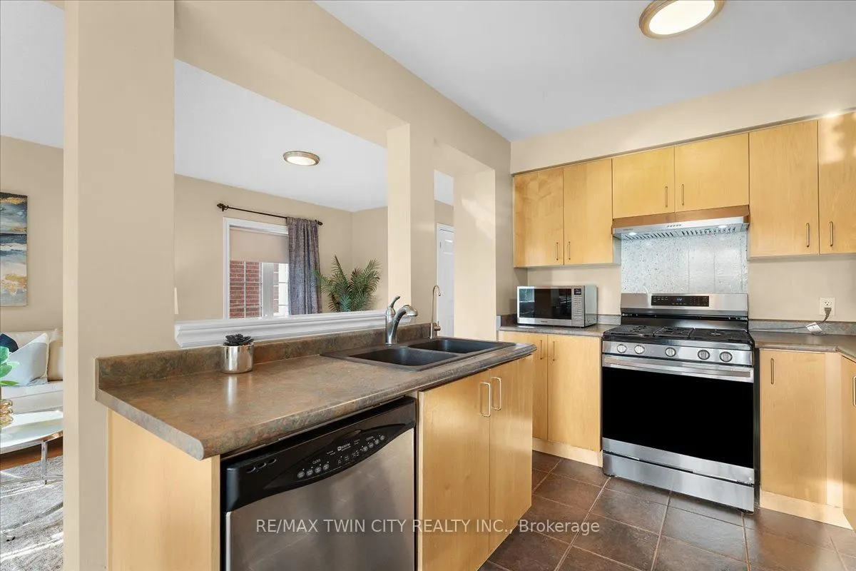 250 Ainslie Street S, #48
