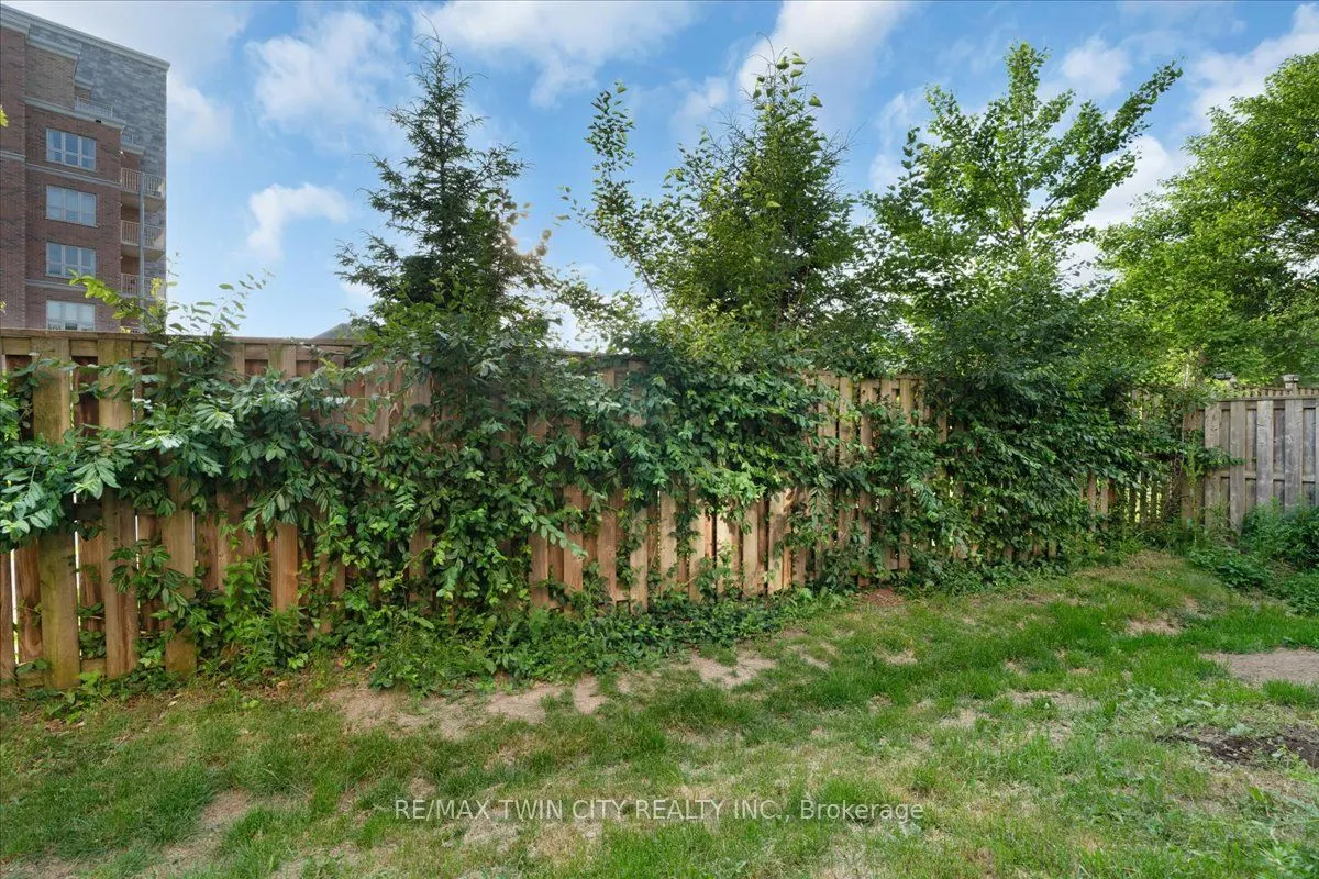 250 Ainslie Street S, #48