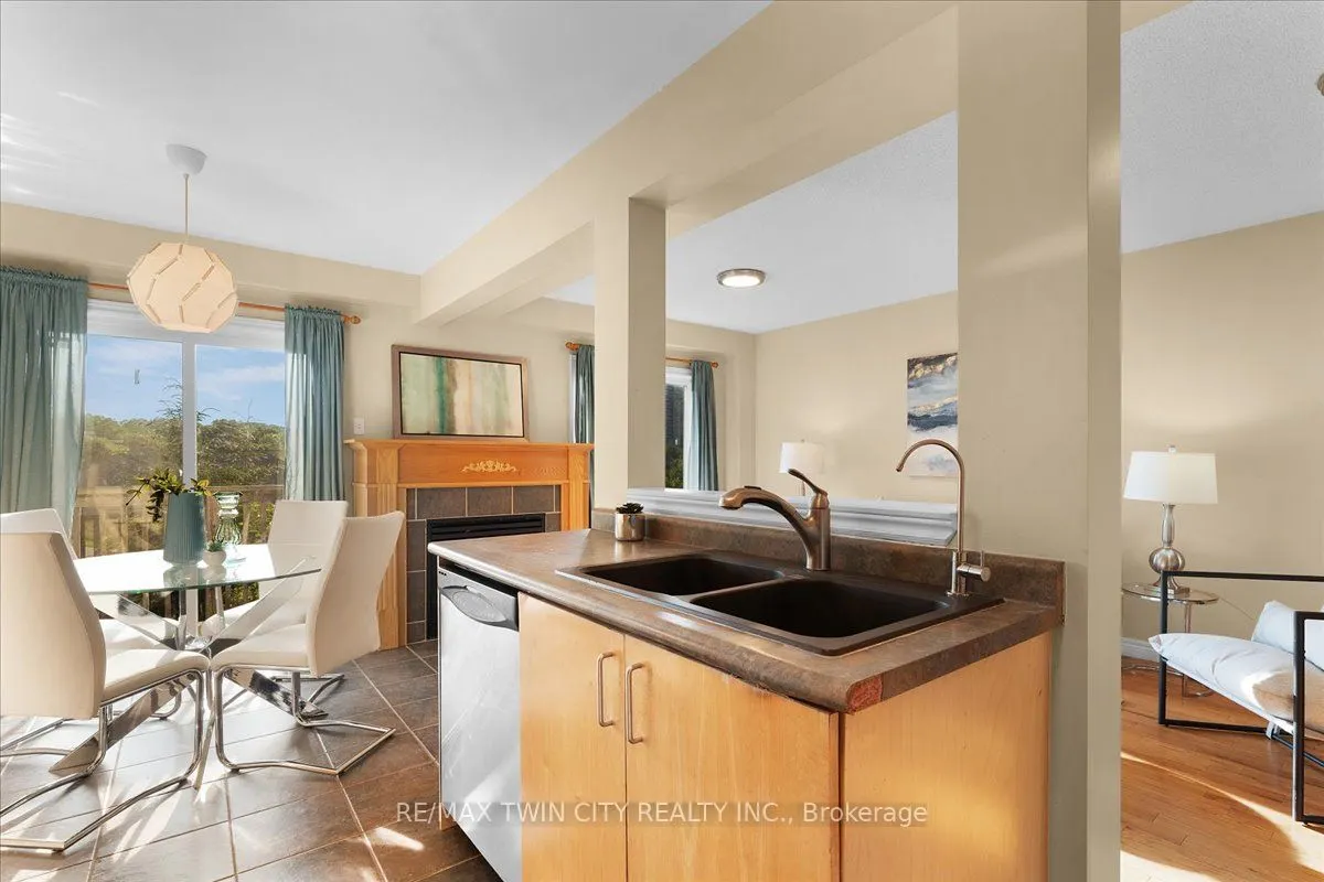 250 Ainslie Street S, #48