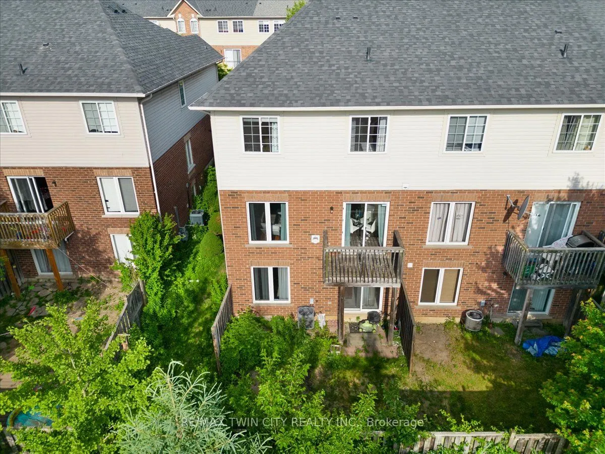 250 Ainslie Street S, #48