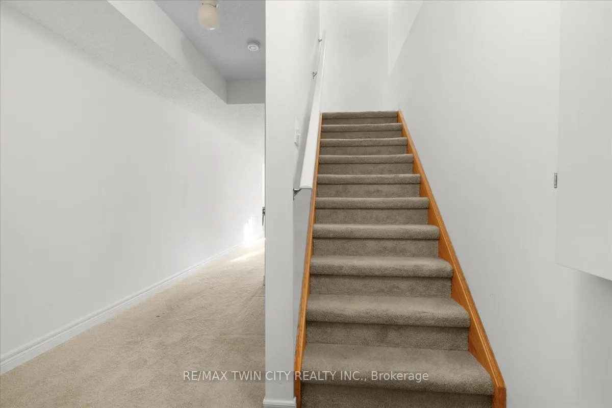 250 Ainslie Street S, #48