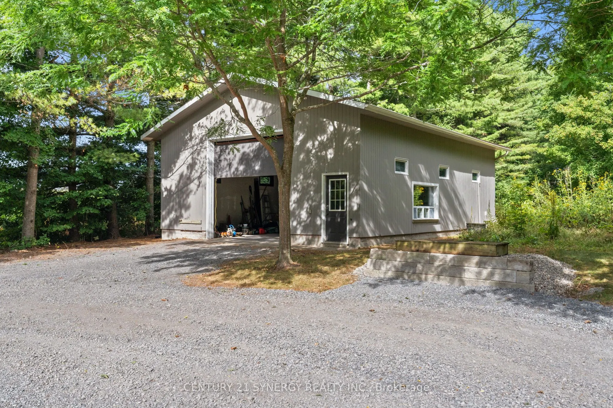 5984 Third Line Road N