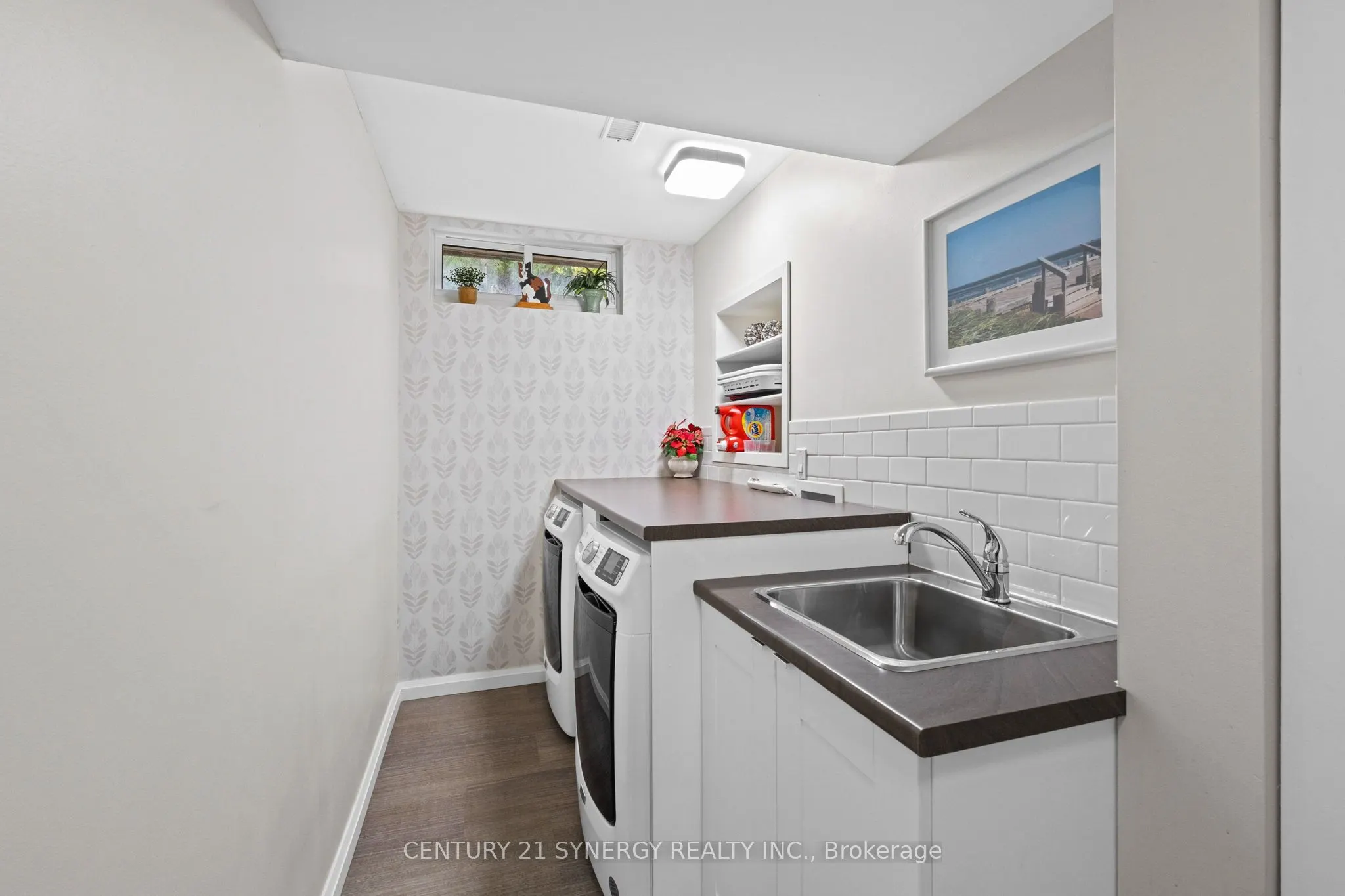 5984 Third Line Road N