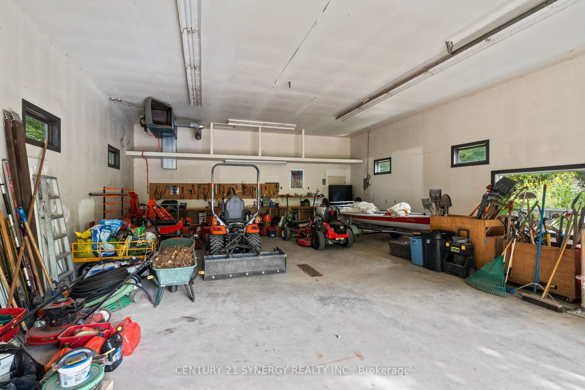 5984 Third Line Road N
