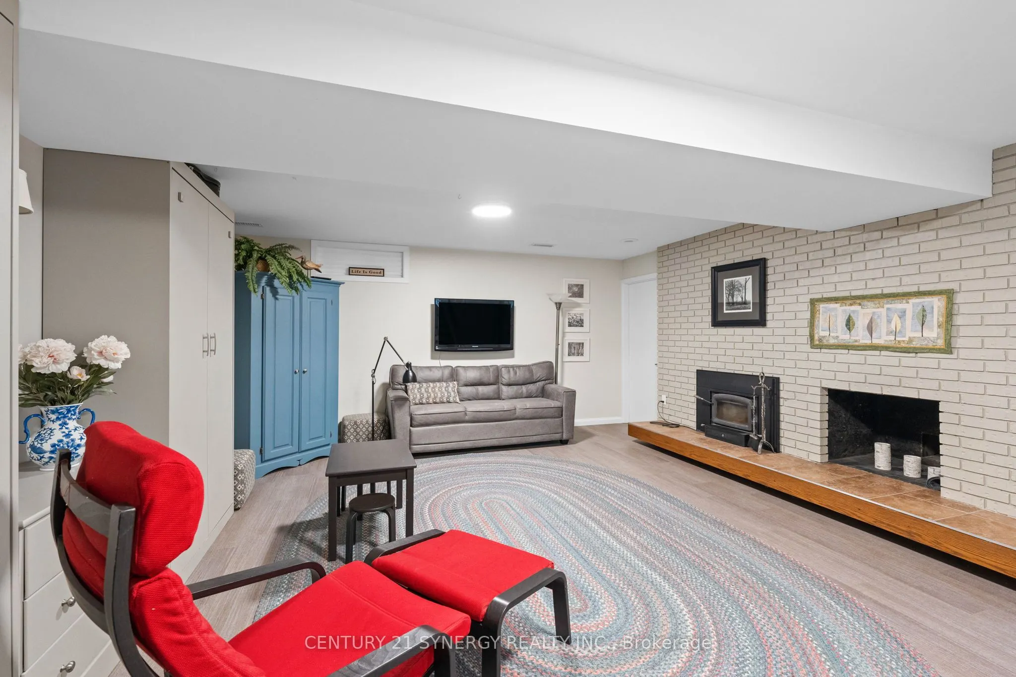 5984 Third Line Road N