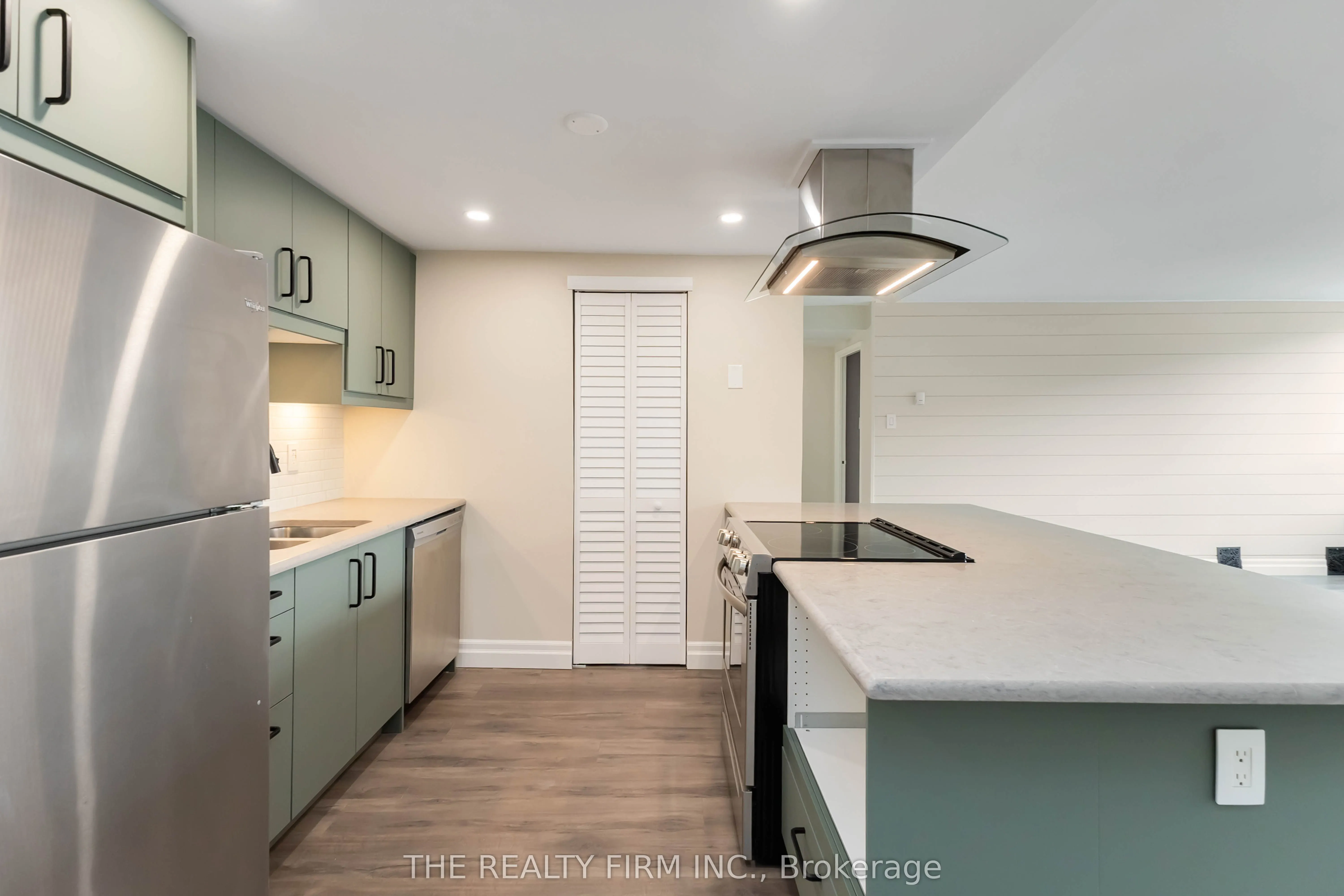 155 Kent Street, #1405