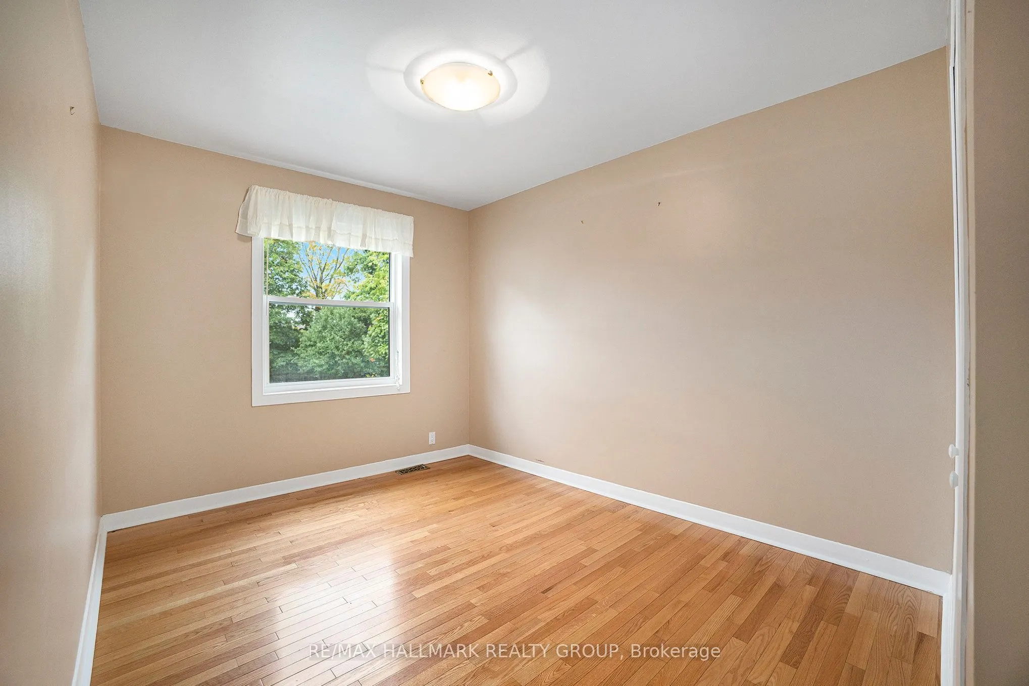 3533 Innes Road