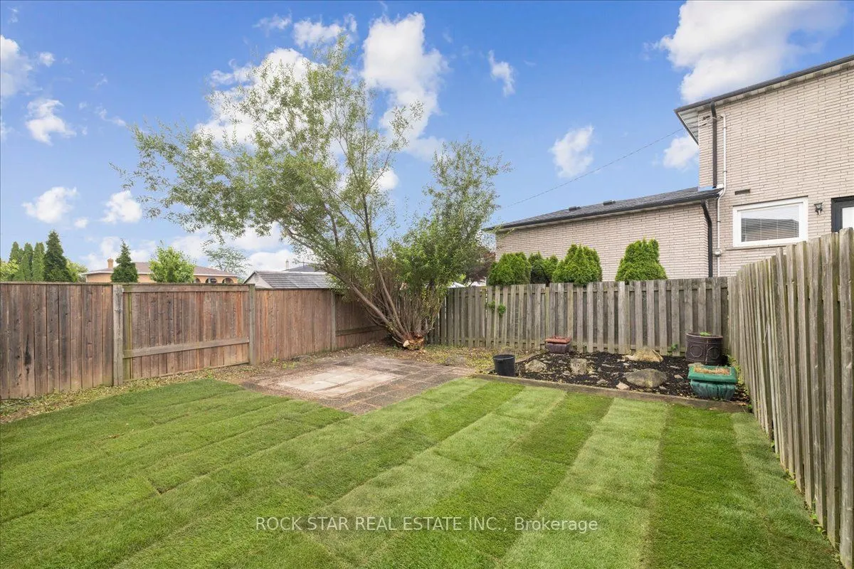61 Adis Avenue