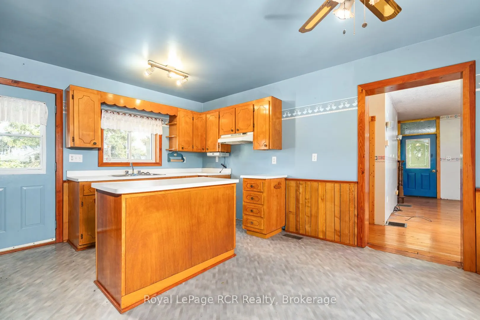 228 10 Concession