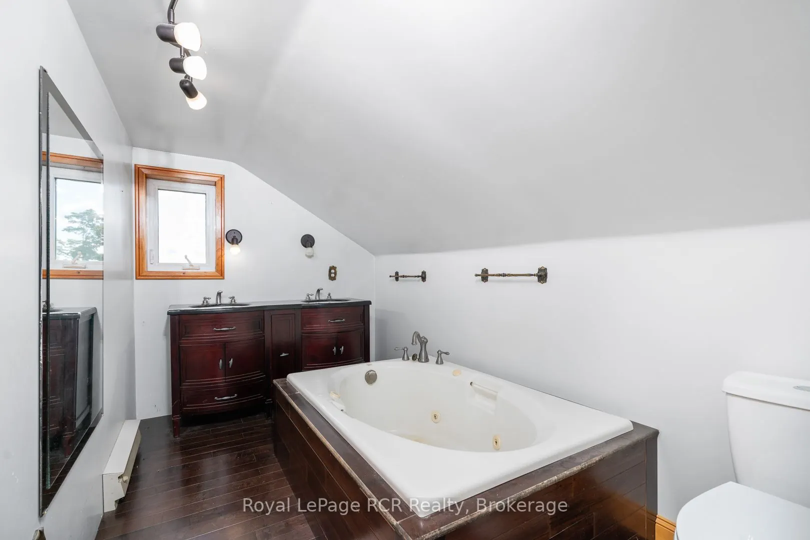 228 10 Concession