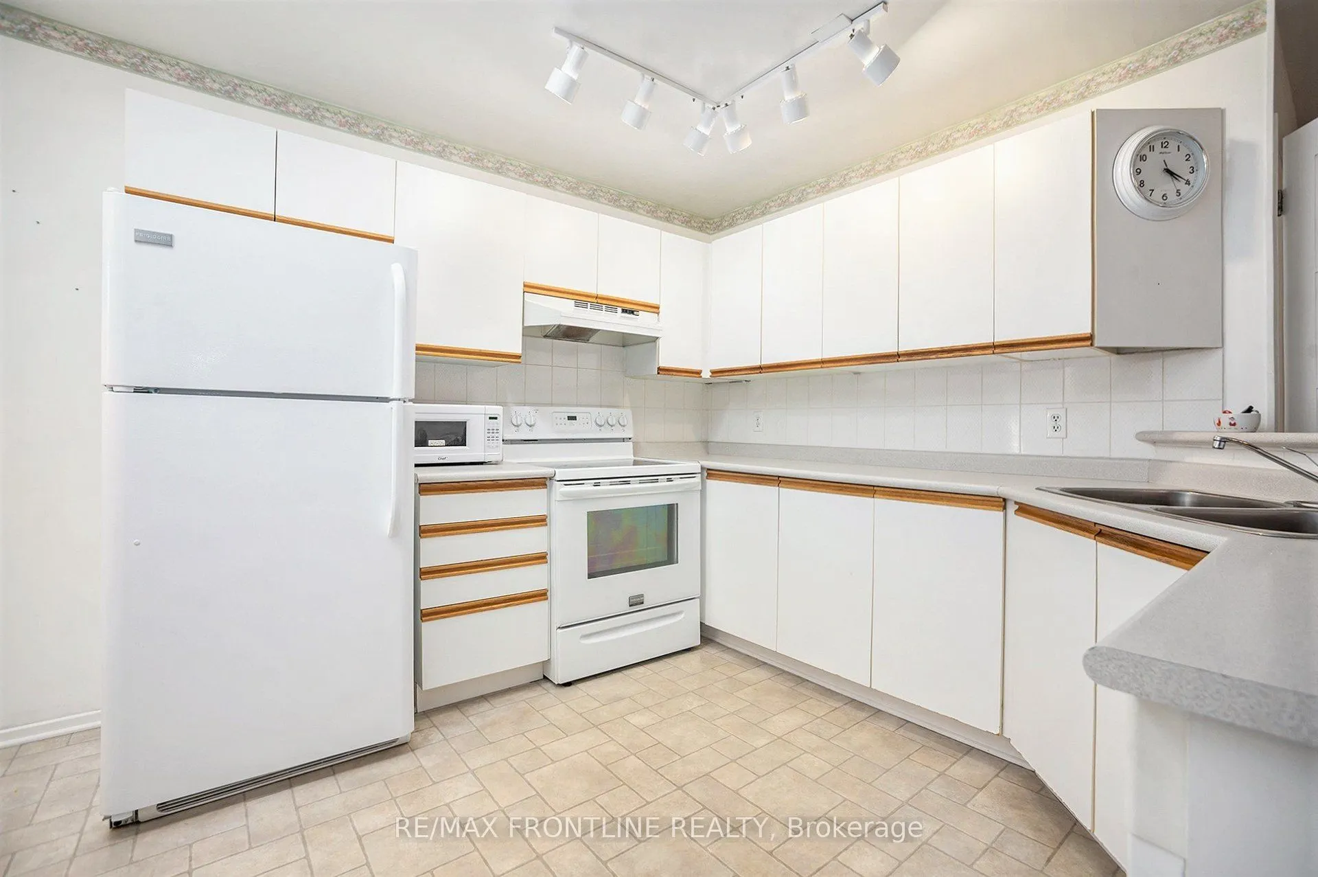 10 Bathurst Road, #5