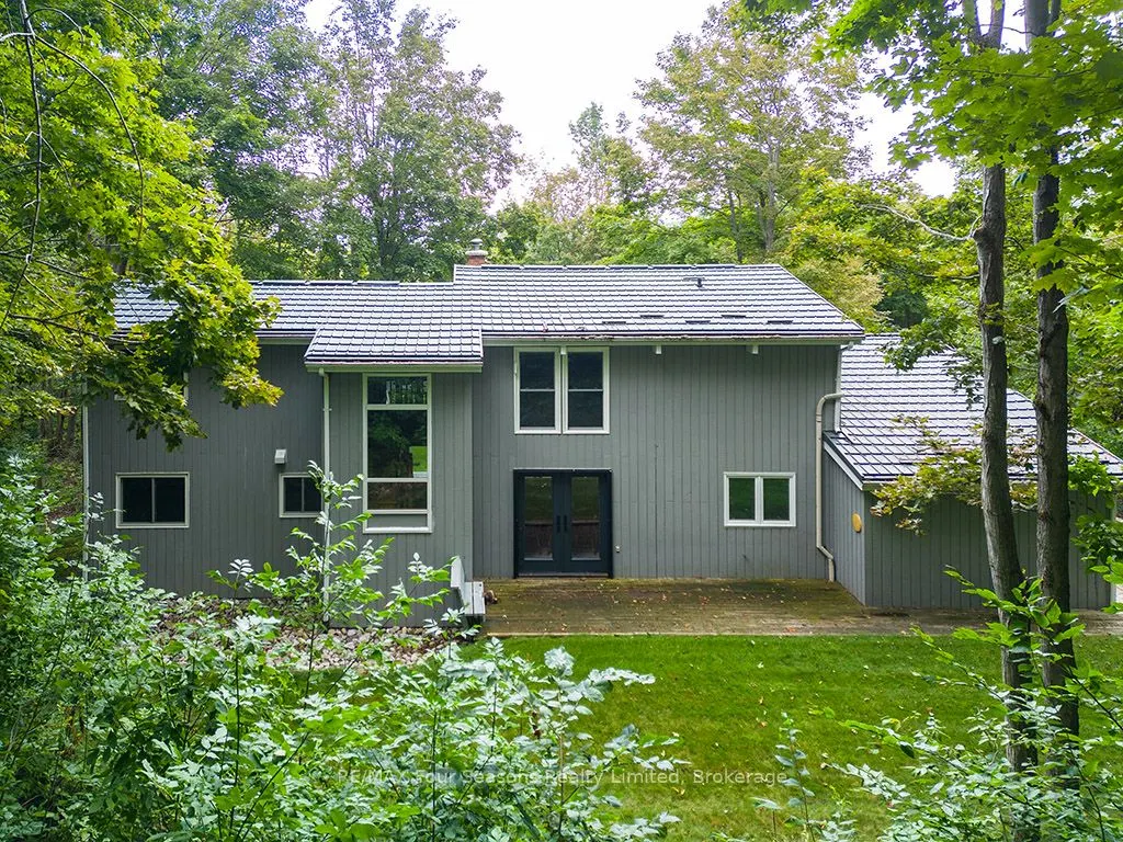 148 Northmount Crescent