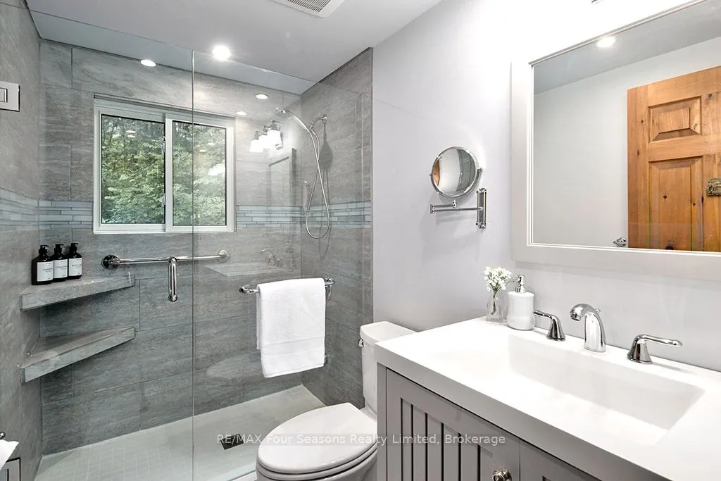 148 Northmount Crescent