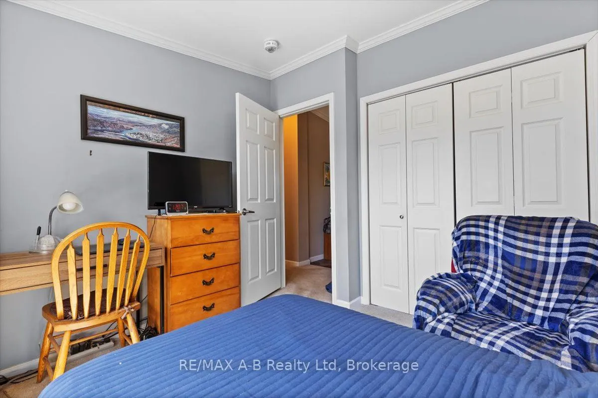 25 Thames Road, #27