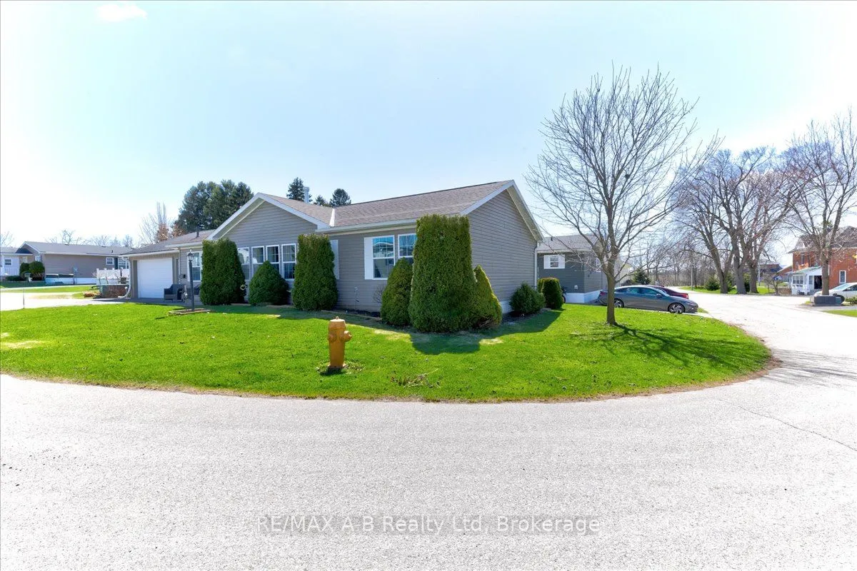 25 Thames Road, #27