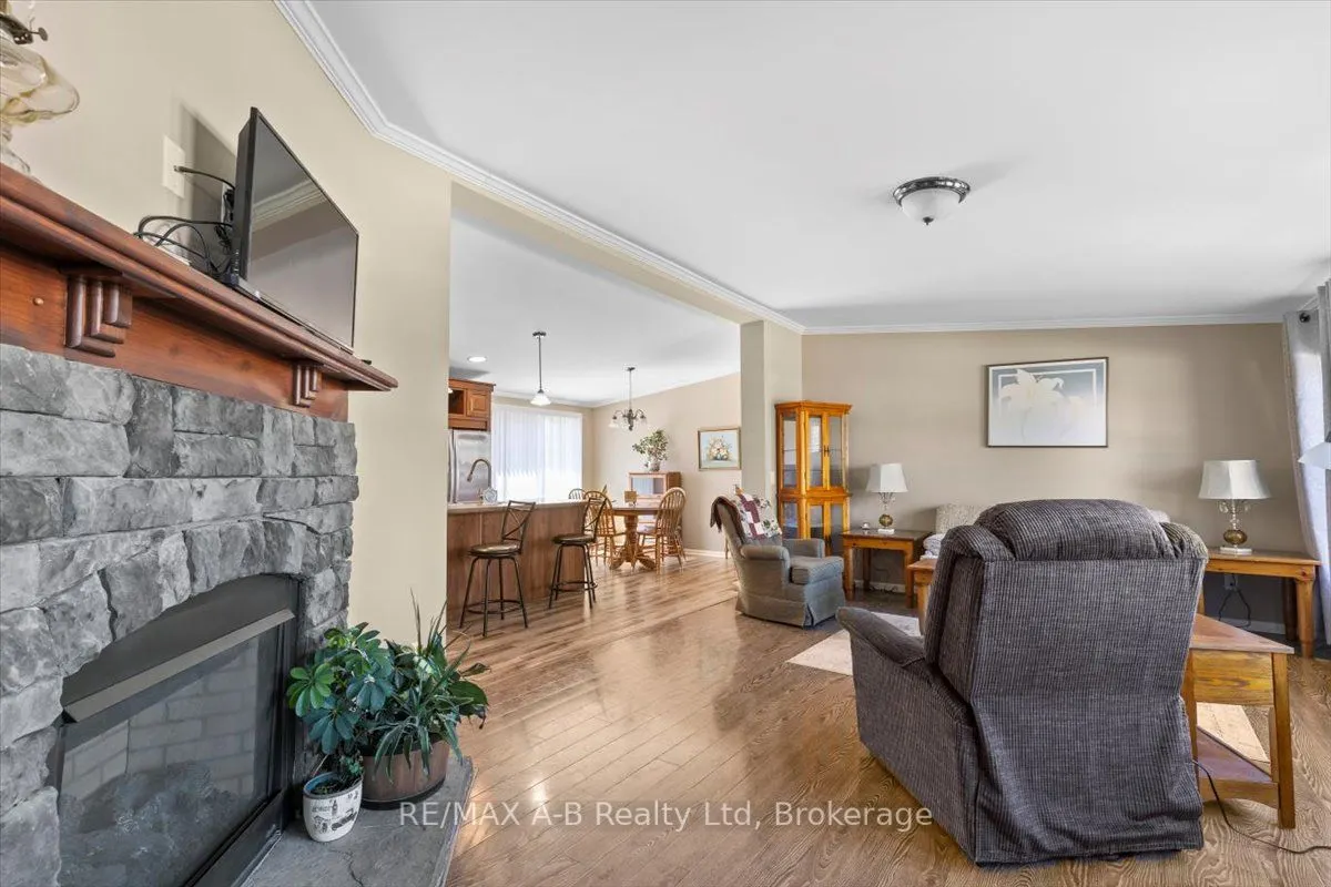 25 Thames Road, #27