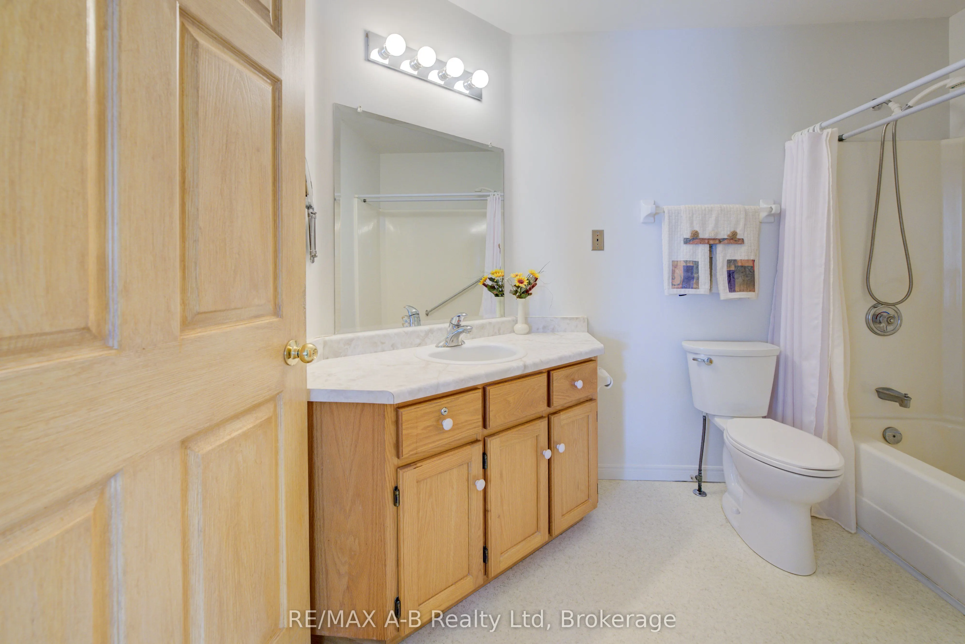 300 John Street S, #29