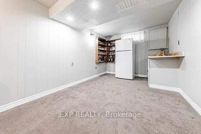 26 Greening Avenue