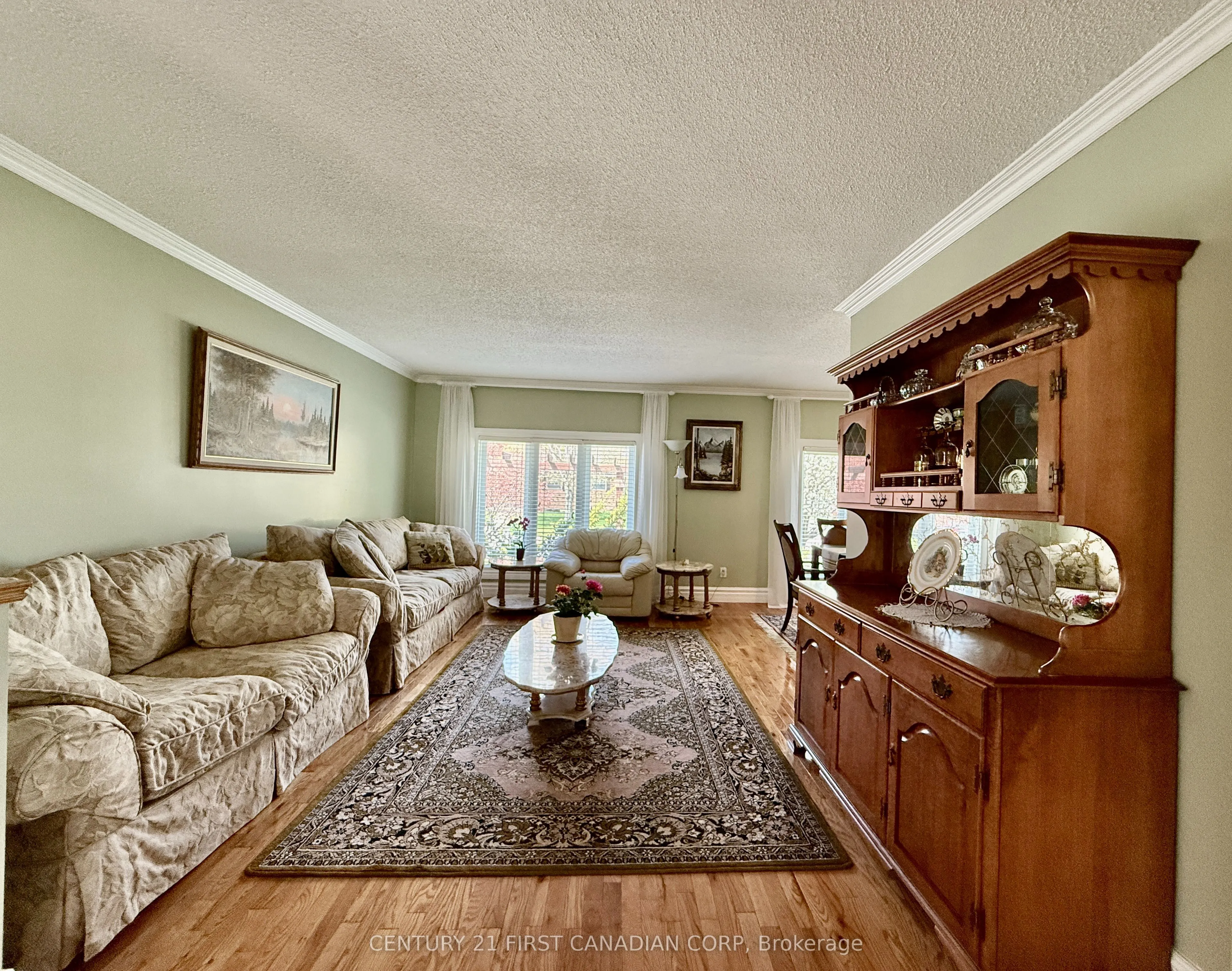 100 Hastings Crescent