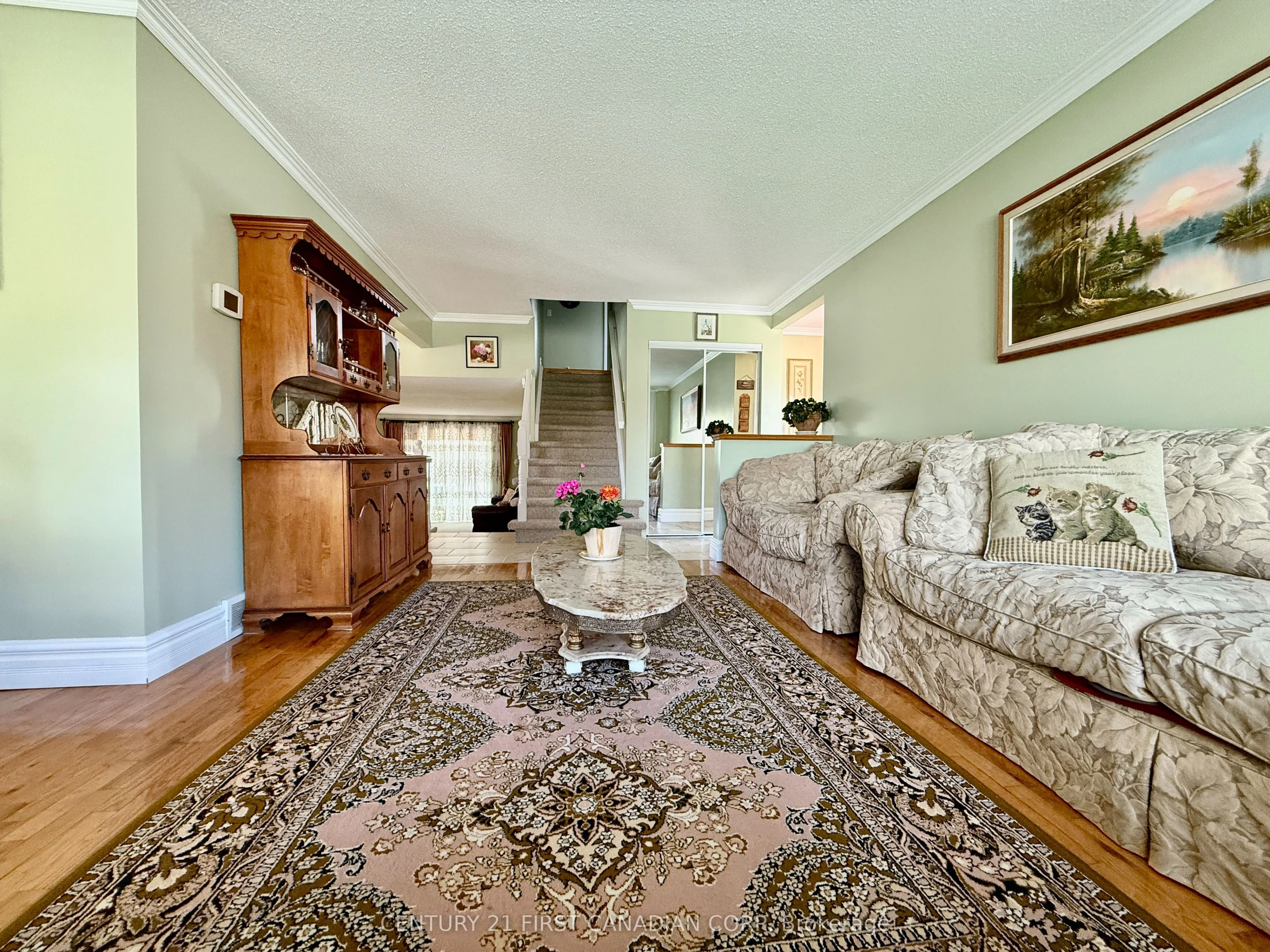 100 Hastings Crescent