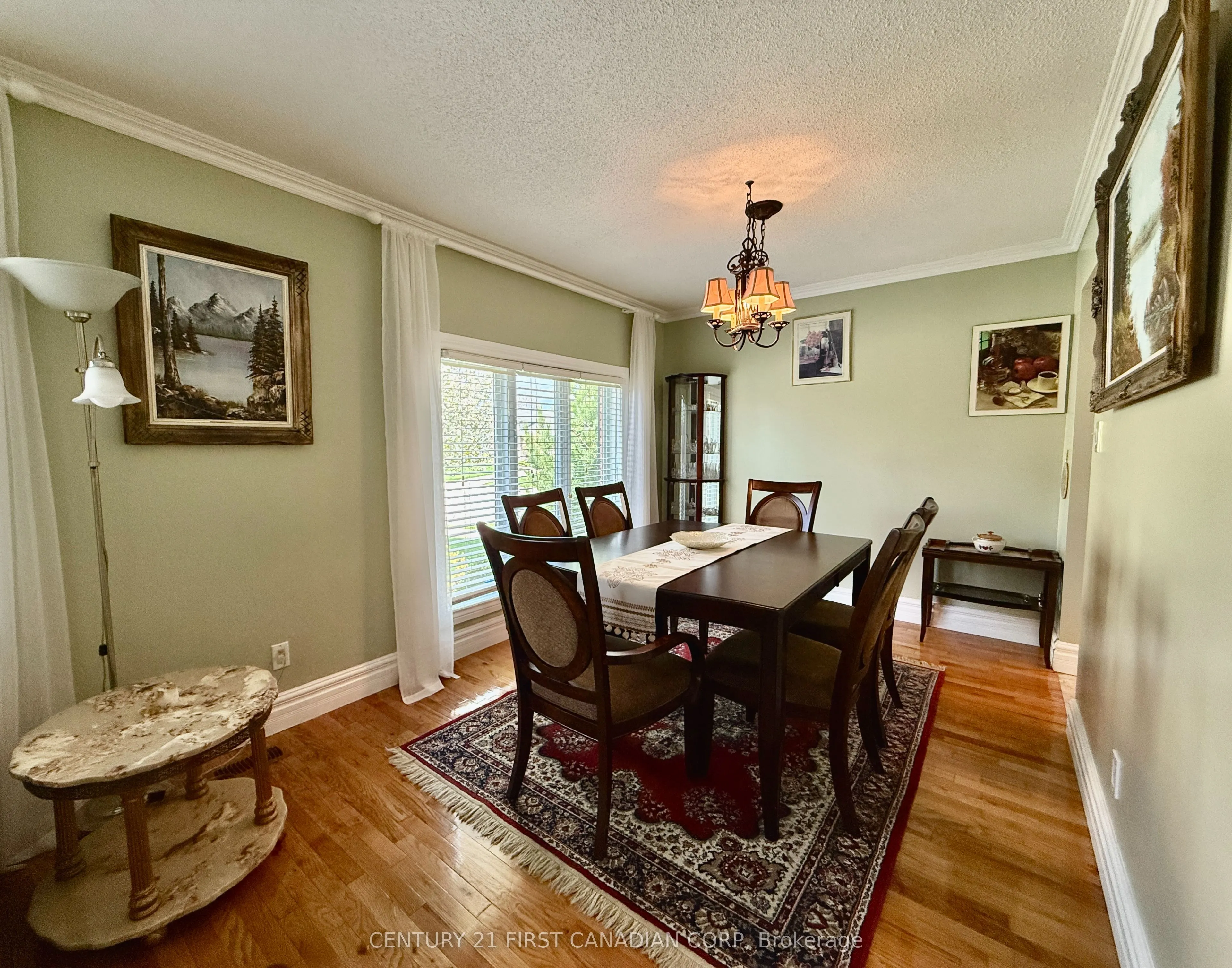 100 Hastings Crescent