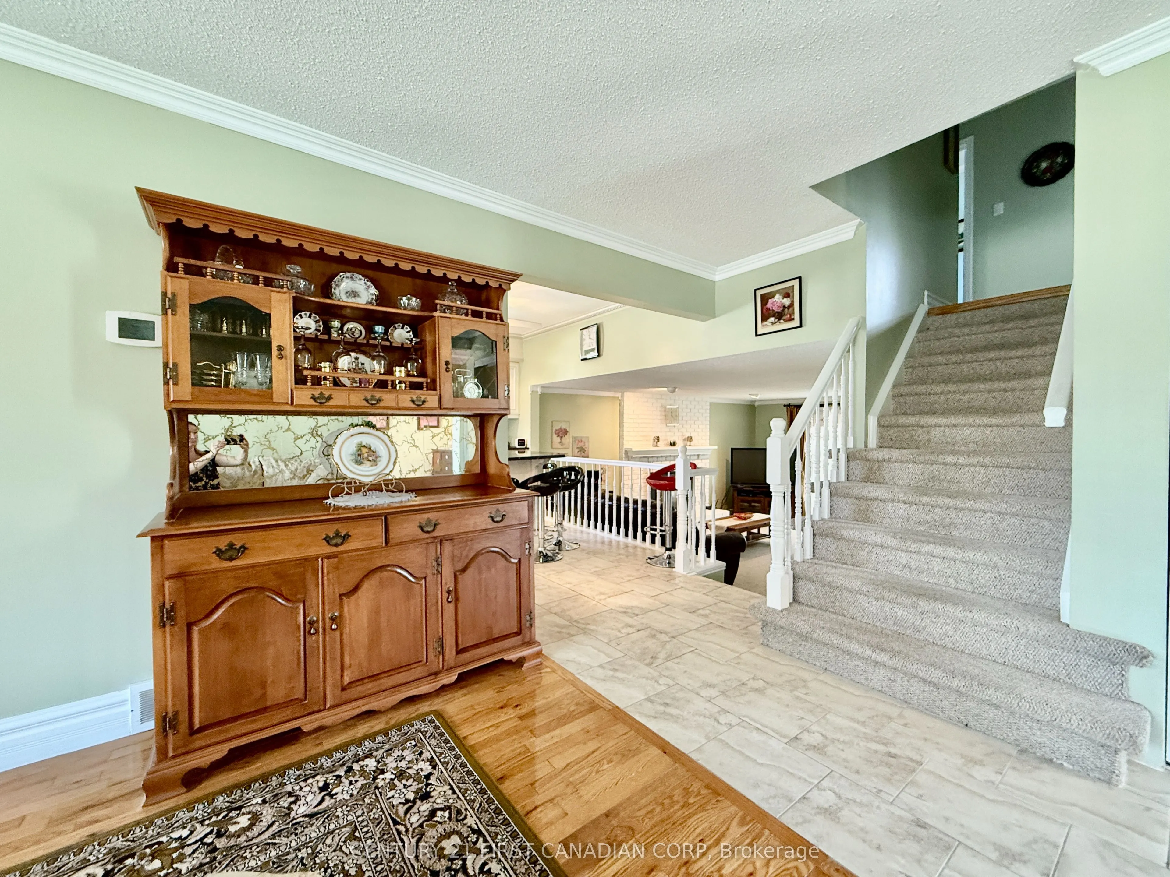 100 Hastings Crescent