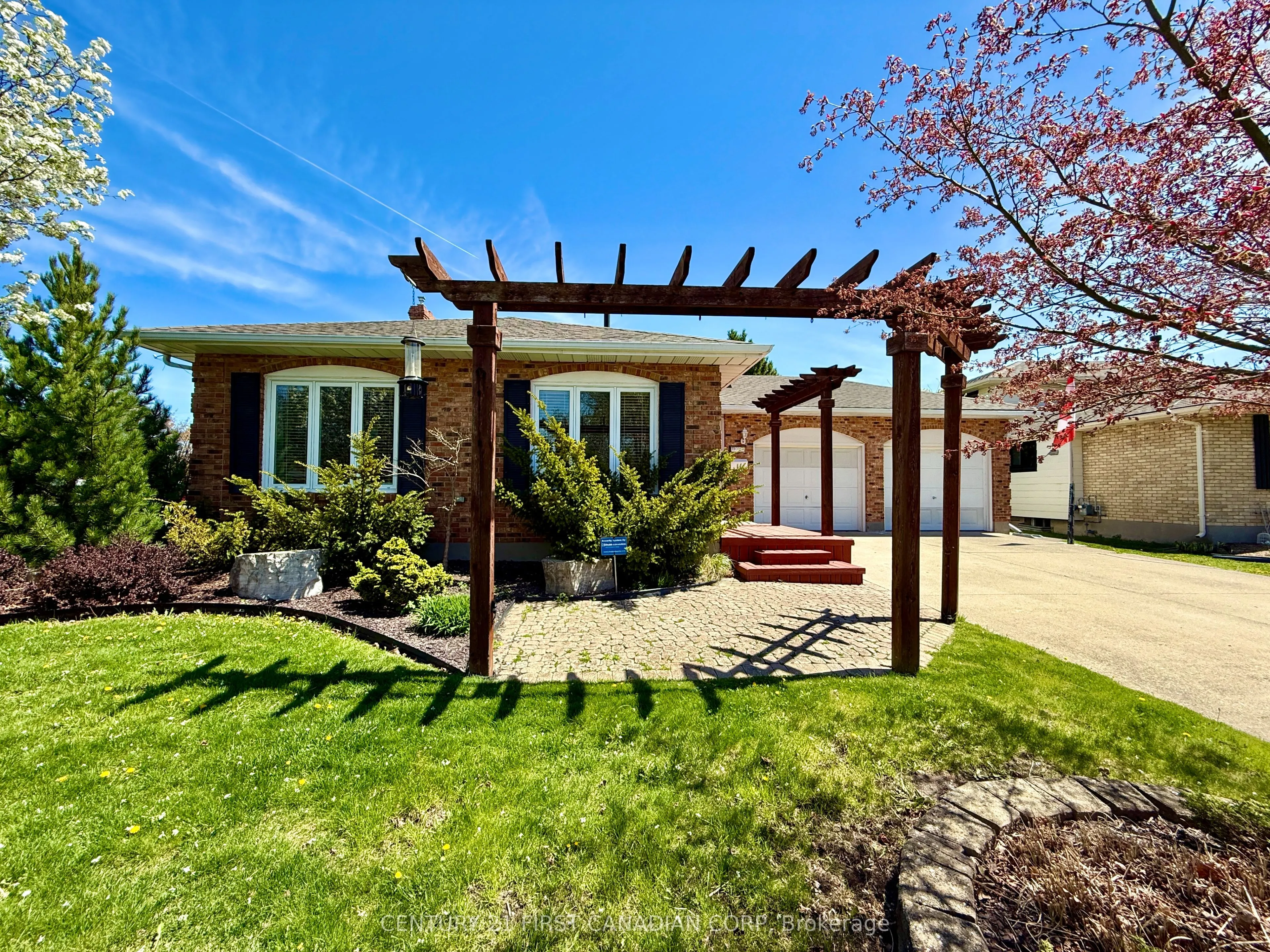 100 Hastings Crescent