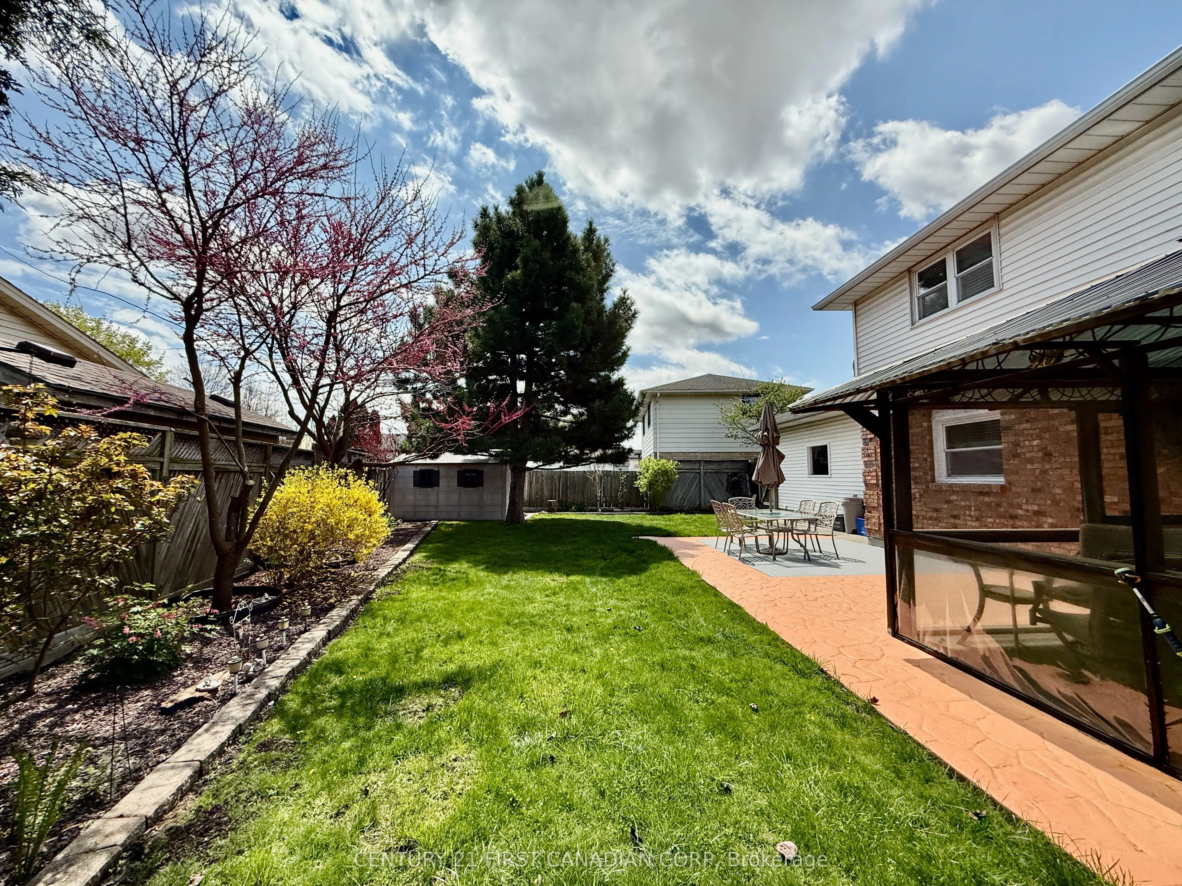 100 Hastings Crescent