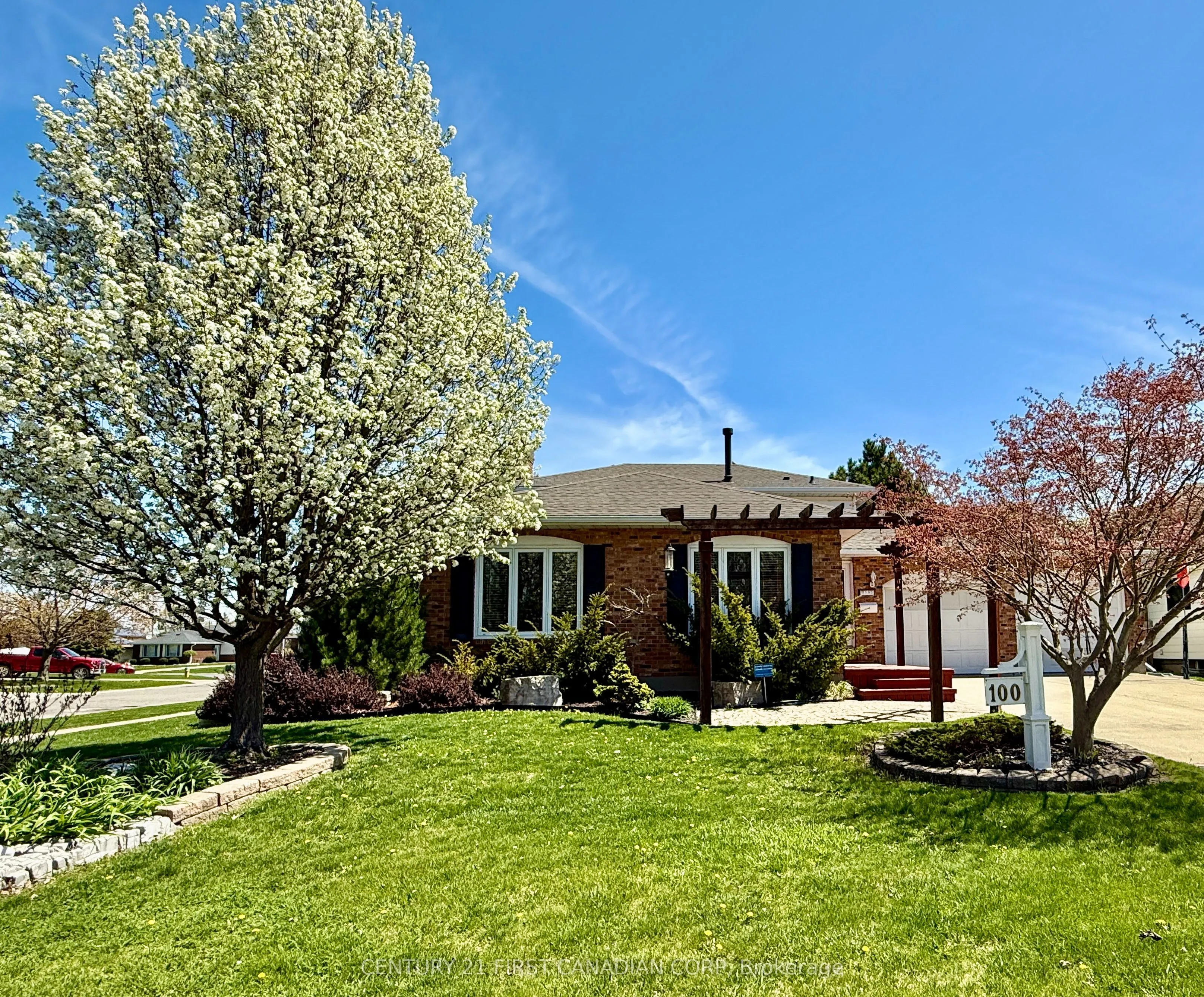 100 Hastings Crescent