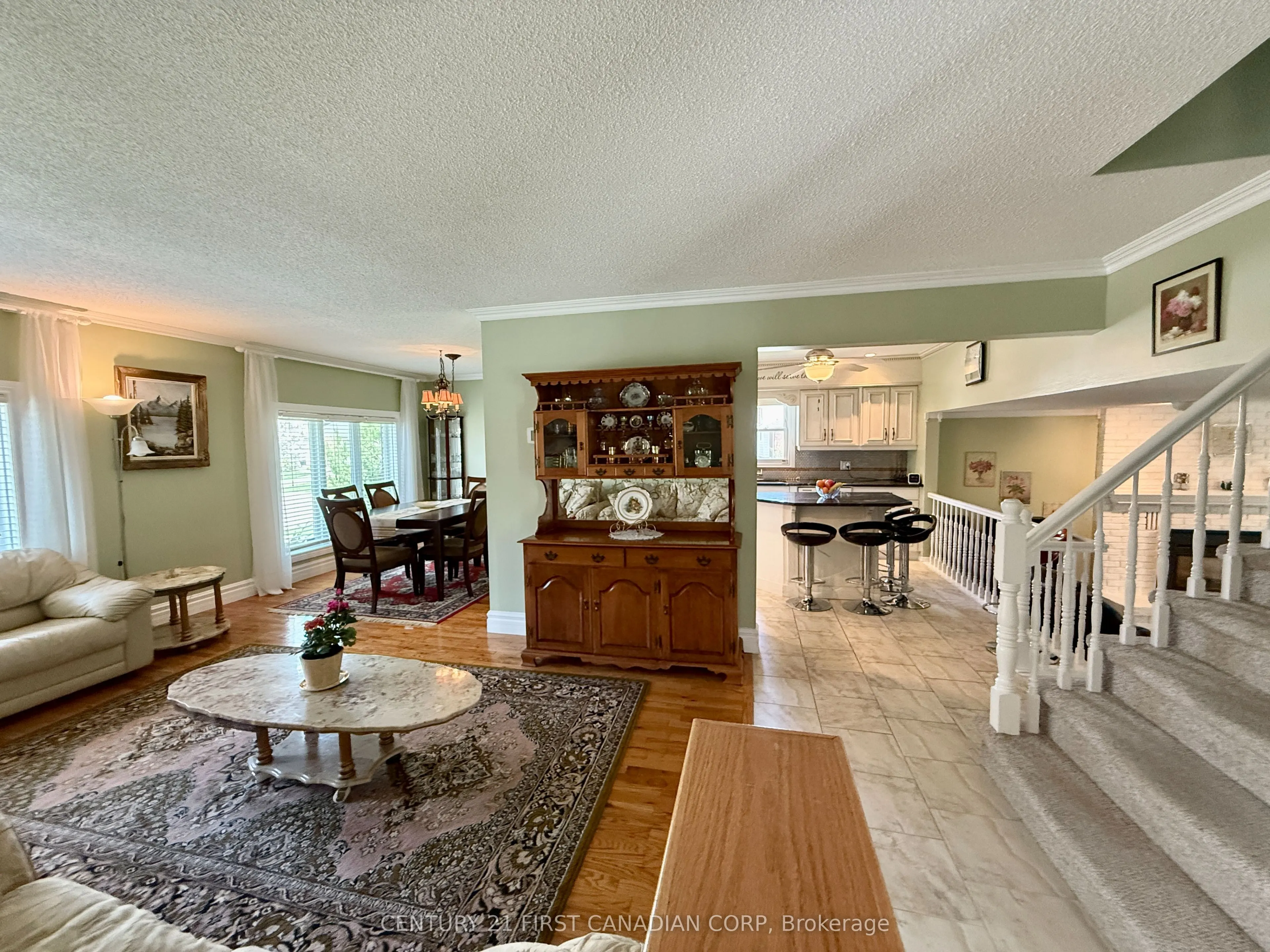 100 Hastings Crescent