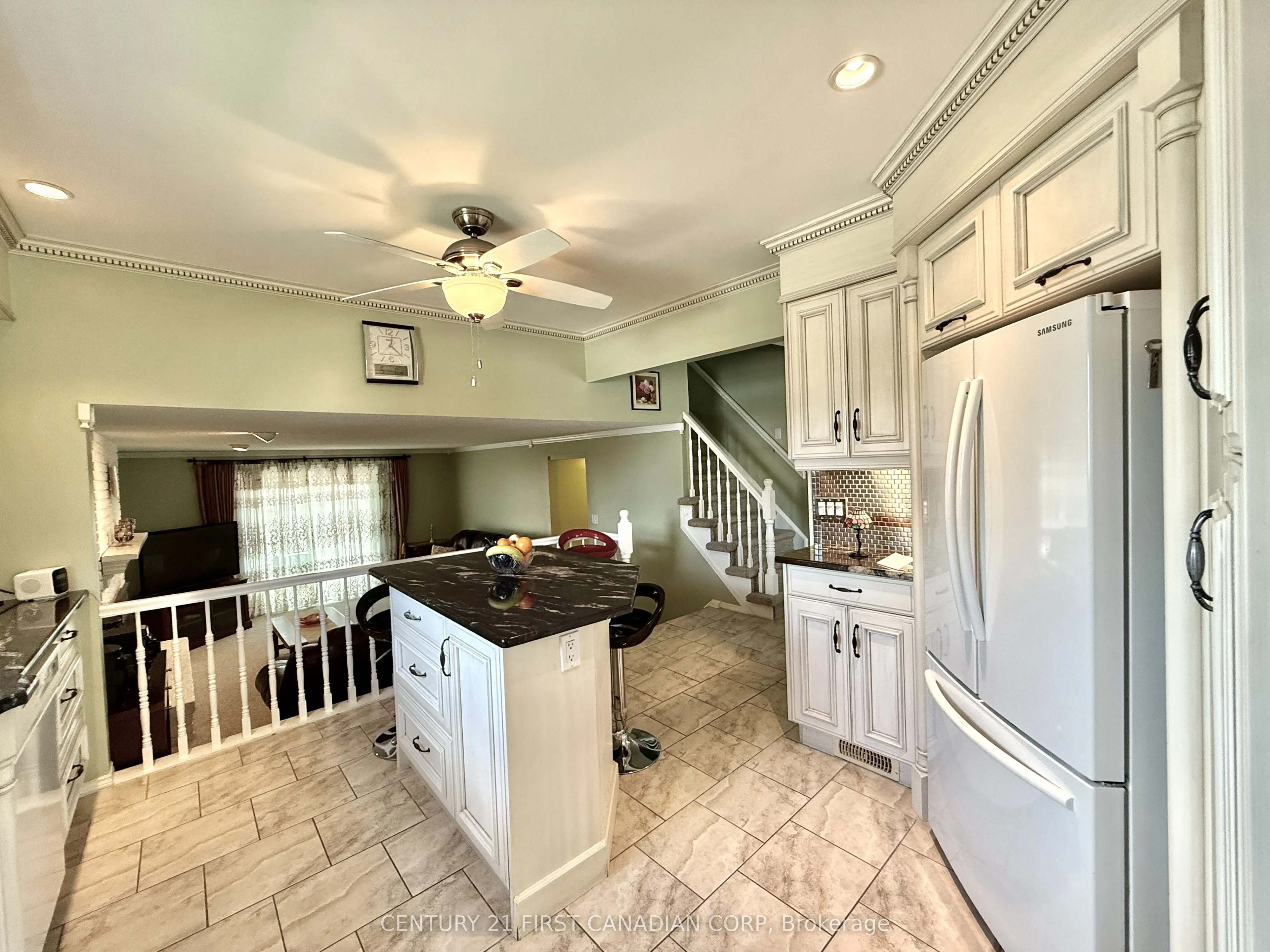 100 Hastings Crescent