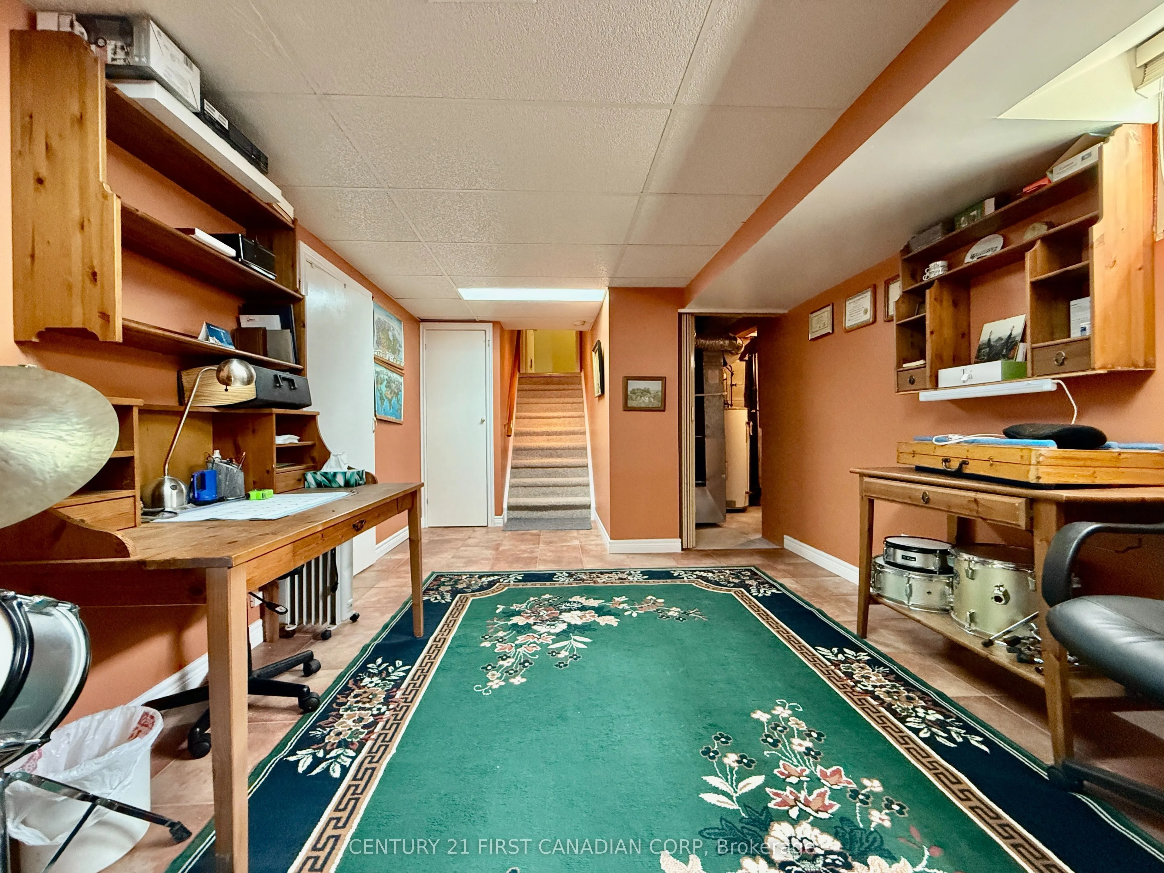 100 Hastings Crescent