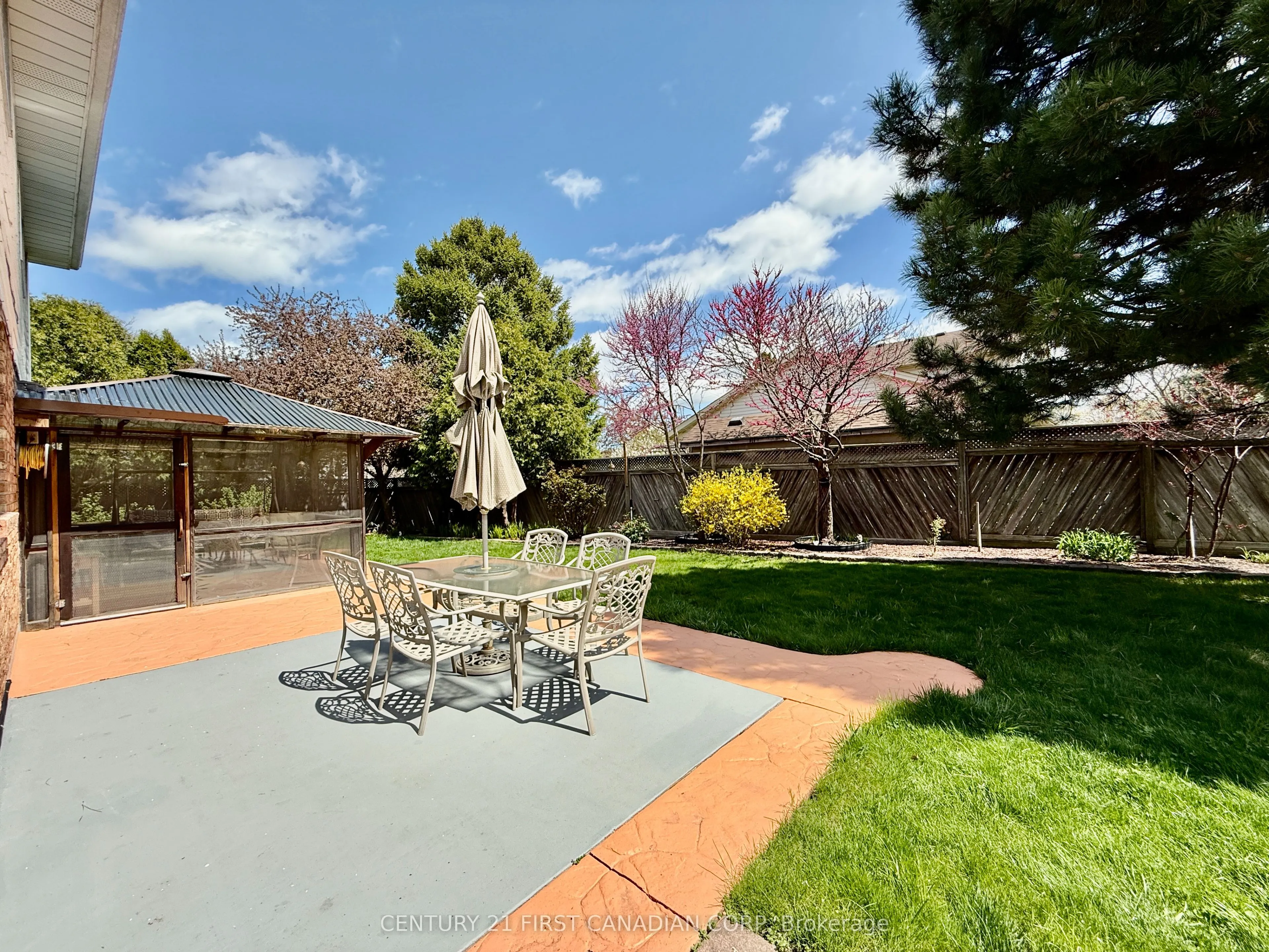 100 Hastings Crescent