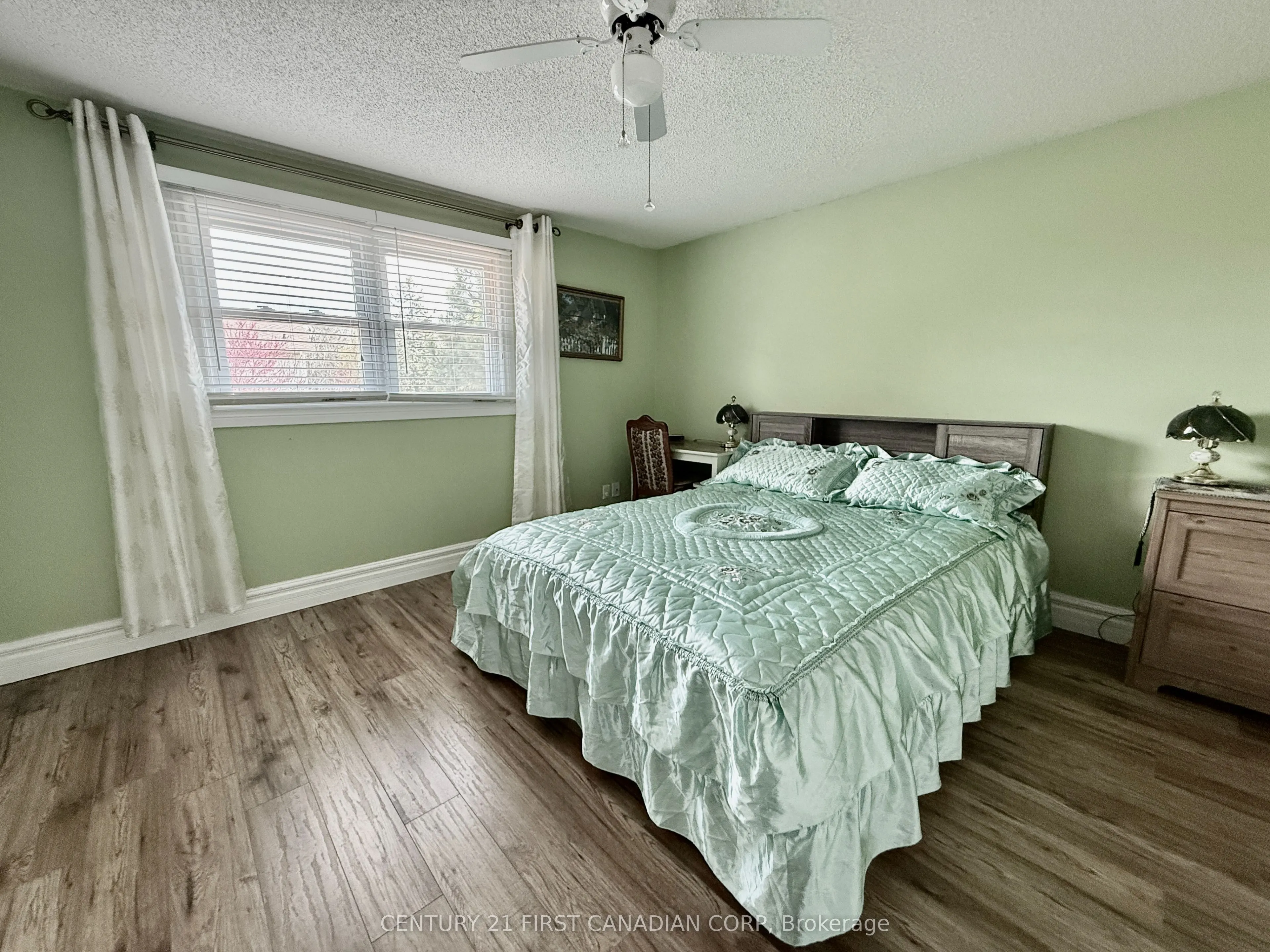 100 Hastings Crescent
