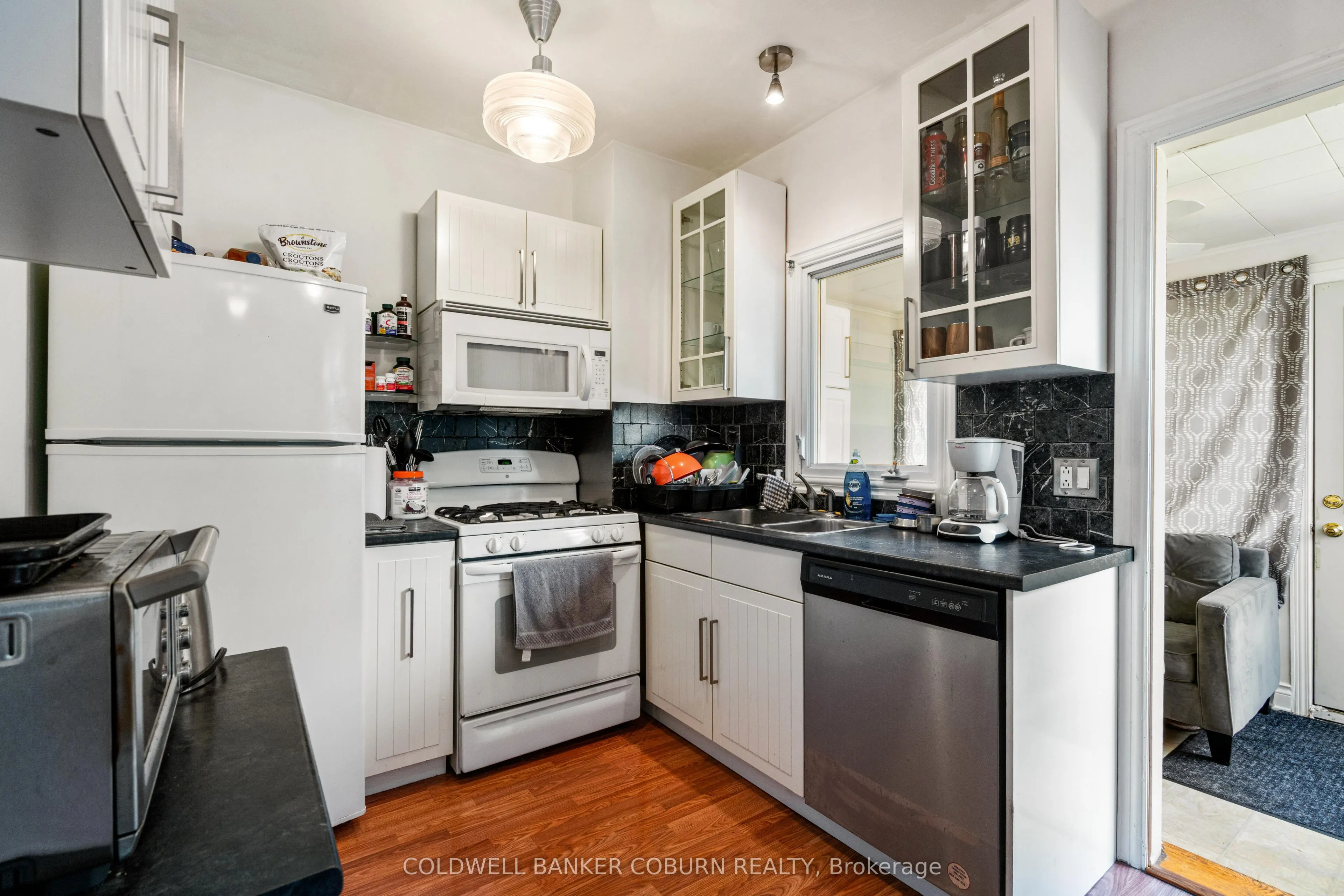 176 Pearl Street W