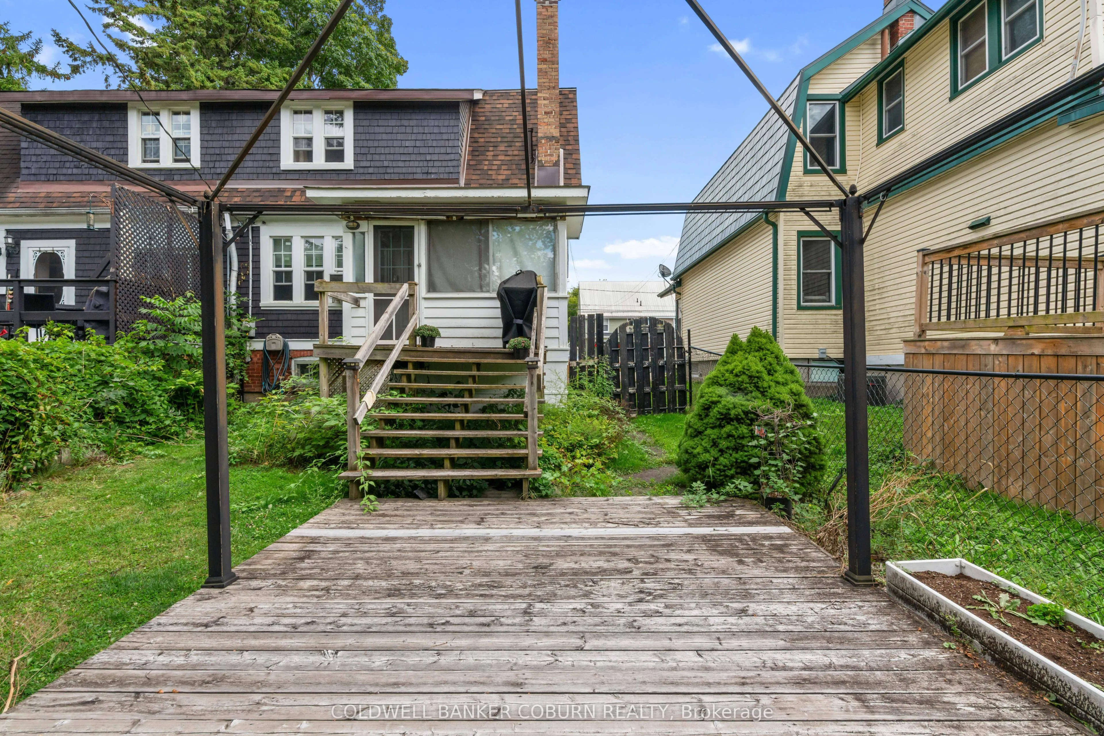 176 Pearl Street W