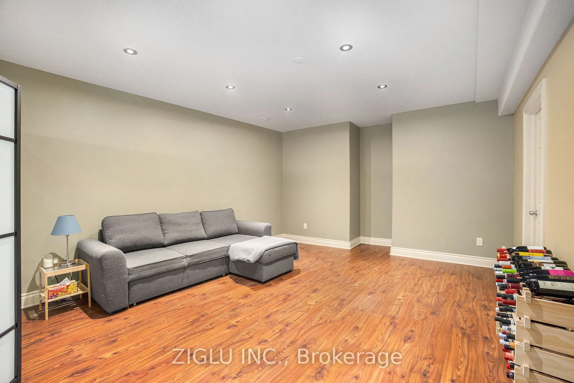 38 Oradea Crescent