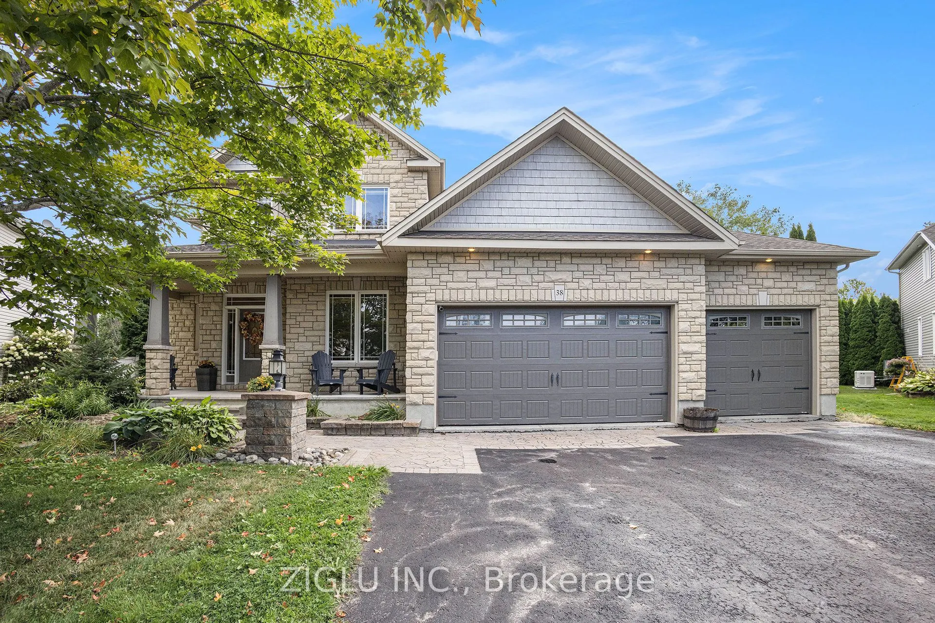 38 Oradea Crescent