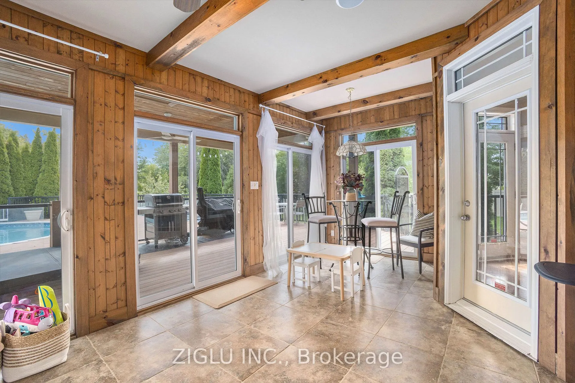 38 Oradea Crescent