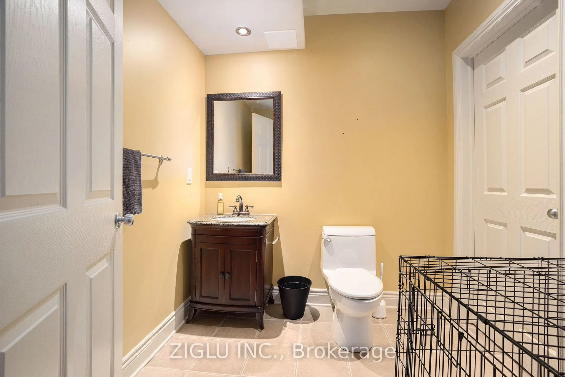 38 Oradea Crescent
