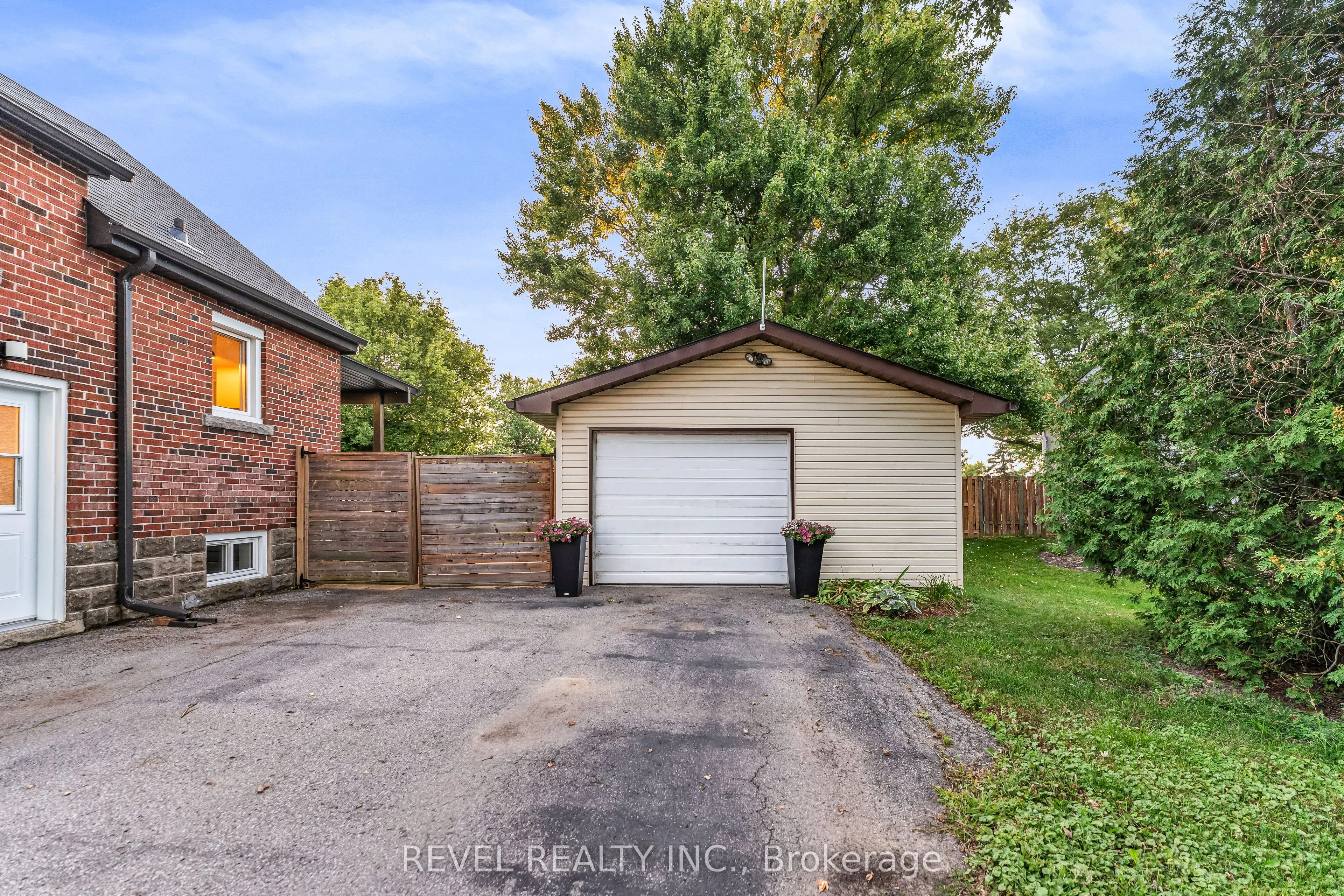 680 Woodburn Road