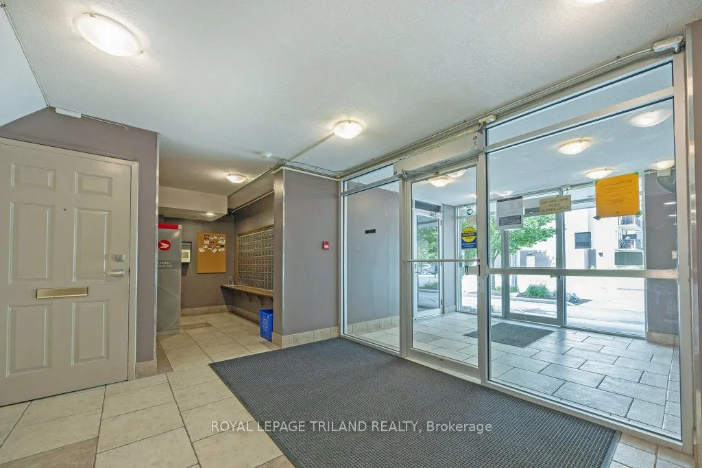 155 Kent Street, #1105