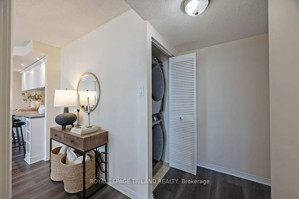 155 Kent Street, #1105