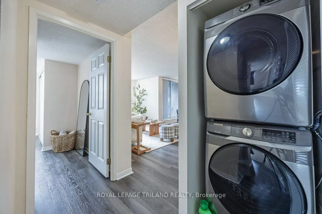 155 Kent Street, #1105