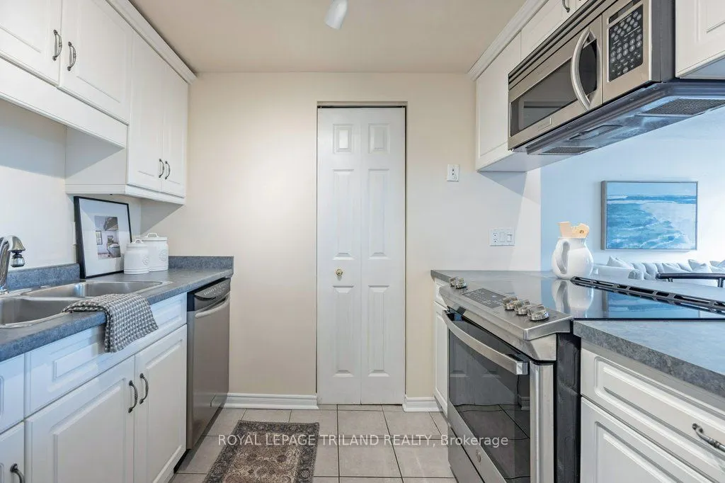 155 Kent Street, #1105