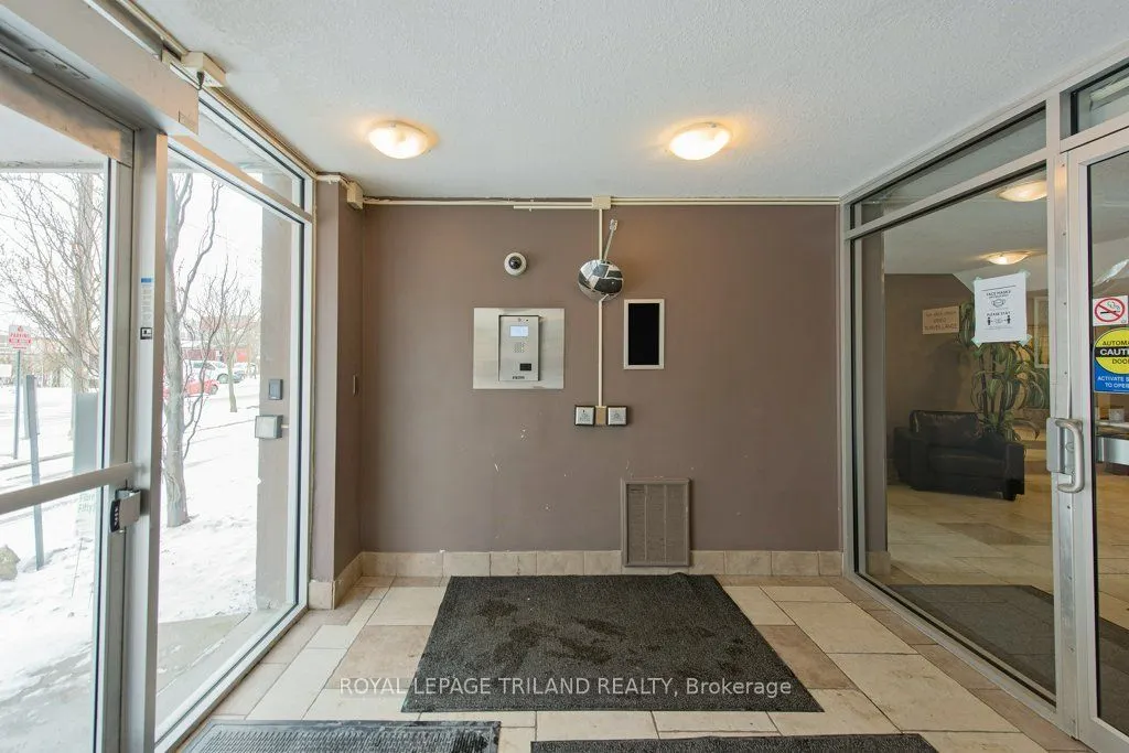 155 Kent Street, #1105